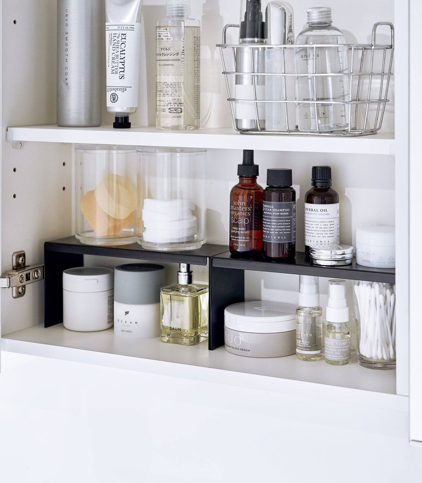 UEVO SMOOTH COAT  
HAND 2: SHE CREAM AND CREAM H2 HUTTE EUCALYPTUS  
Elizabeth  
john masters organics scalp VORC serum  
THERMAL F  
PlaR CEARSHAM SHAMPOO  
RA  
PIRBAL OI  
NORRN  
ARA - SEEAN  
DAUM DUO  
NETALE OKO  
TONE