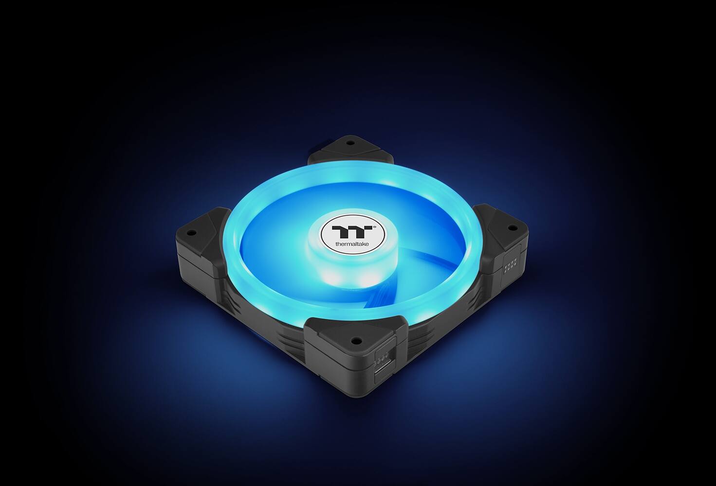 The text on the image reads "thermaltake 5212."