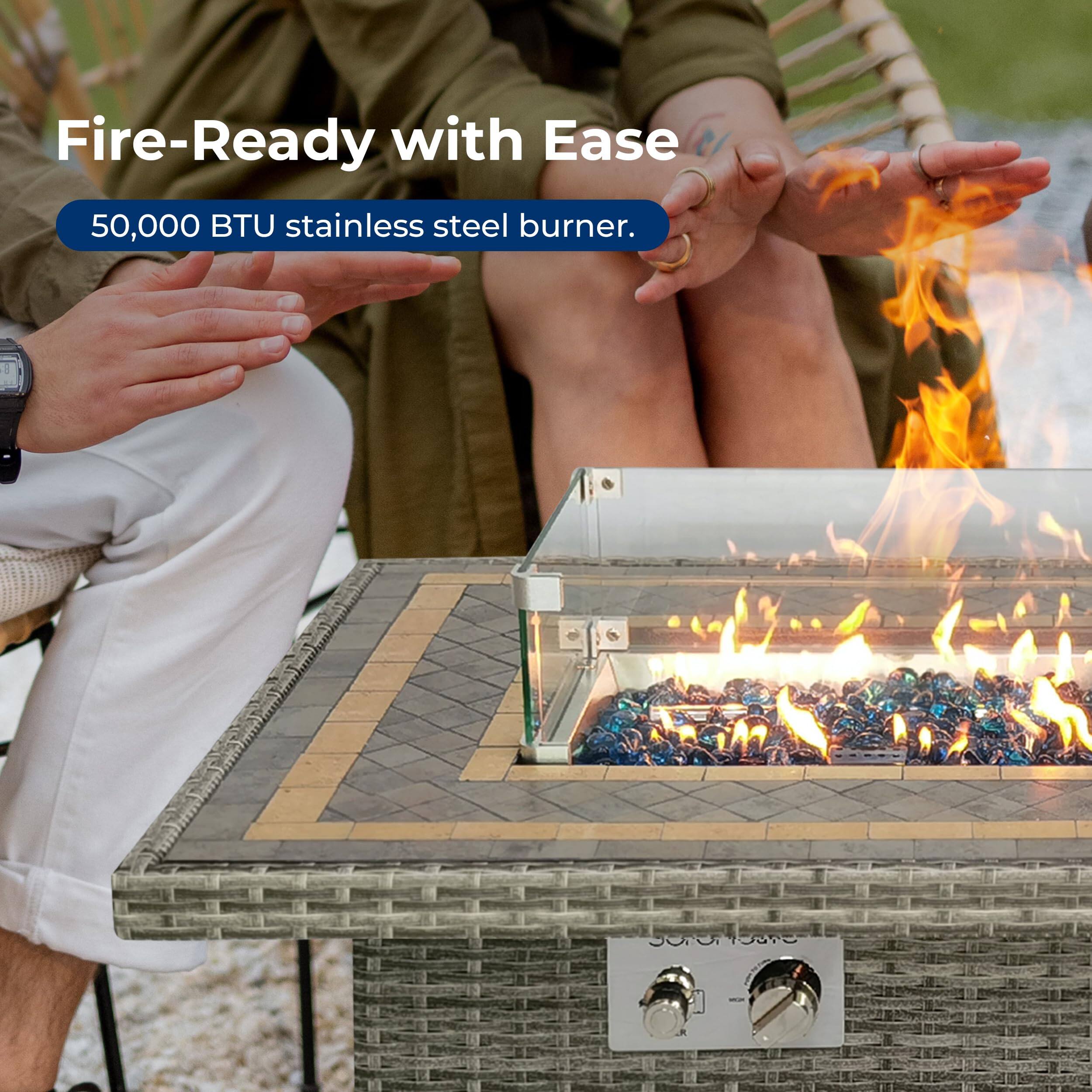 Fire-Ready with Ease  
50,000 BTU stainless steel burner.