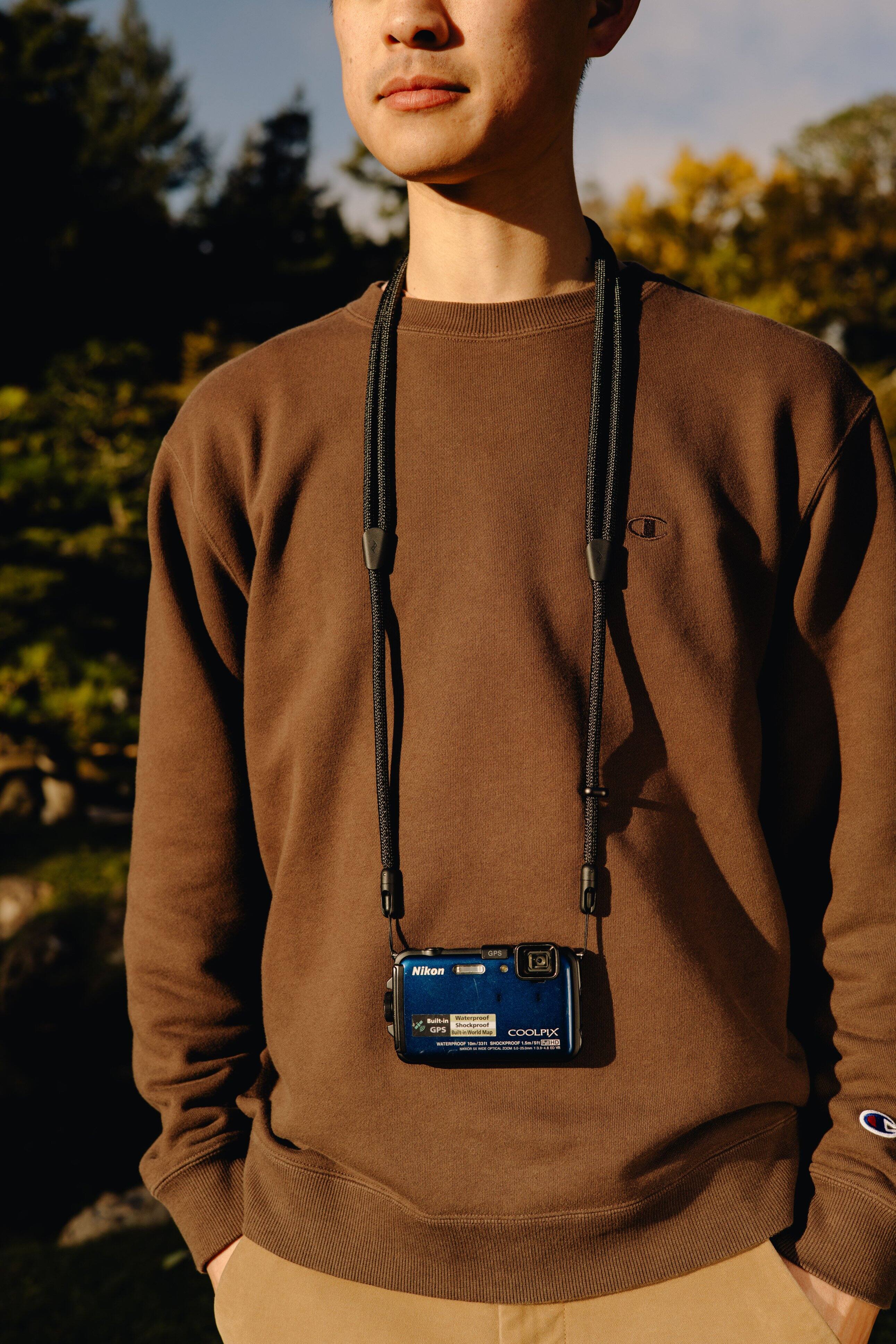 Nikon - Master Proed Shark Pro GPS - COOLPIX - Waterproof - Built-in GPS