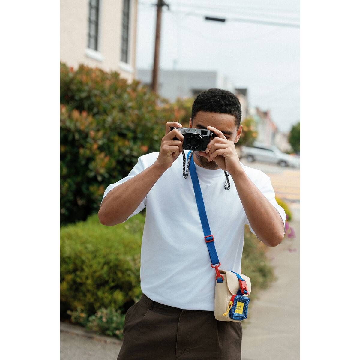 Alt View 5. The Long Weekend - The Long Weekend 1L Crossbody Camera Pouch, Creme-Multi.