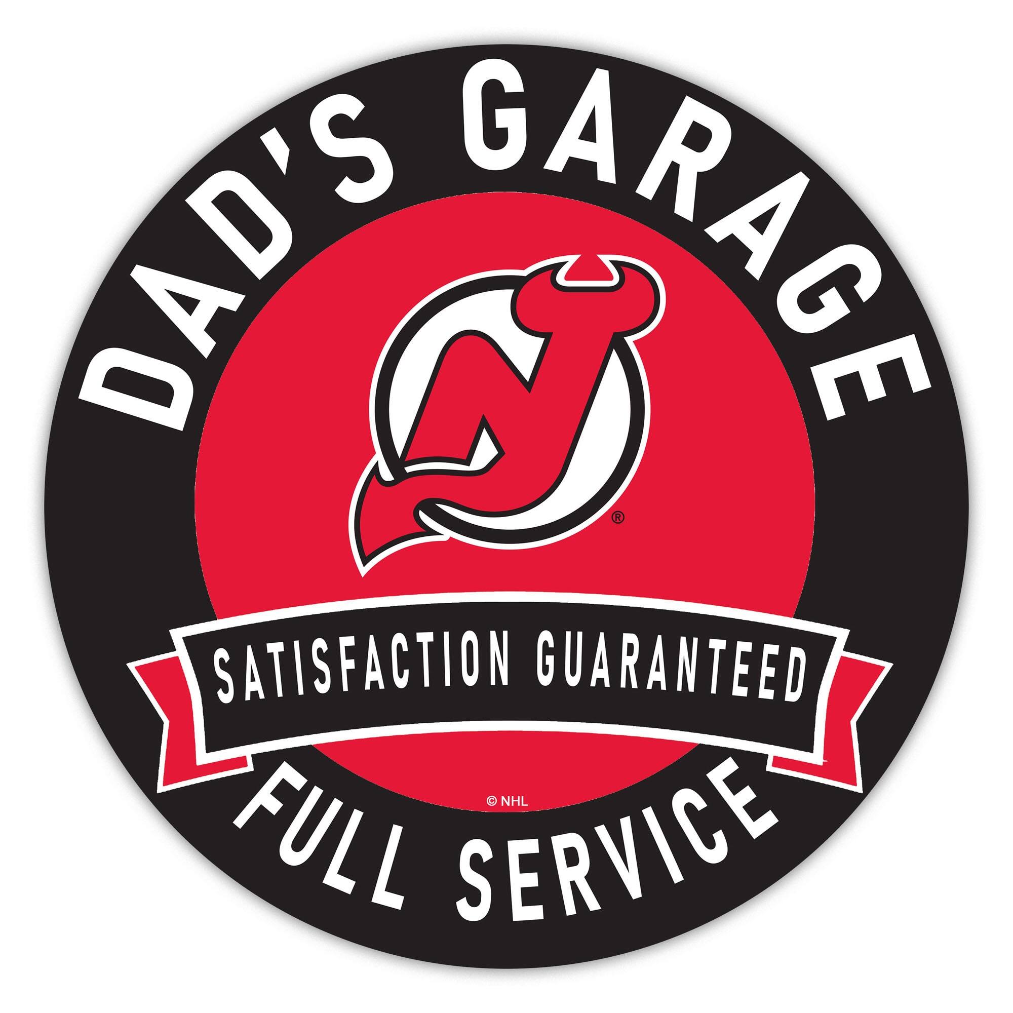 DAD'S GARAGE  
SATISFACTION GUARANTEED  
FULL SERVICE  
© NHL