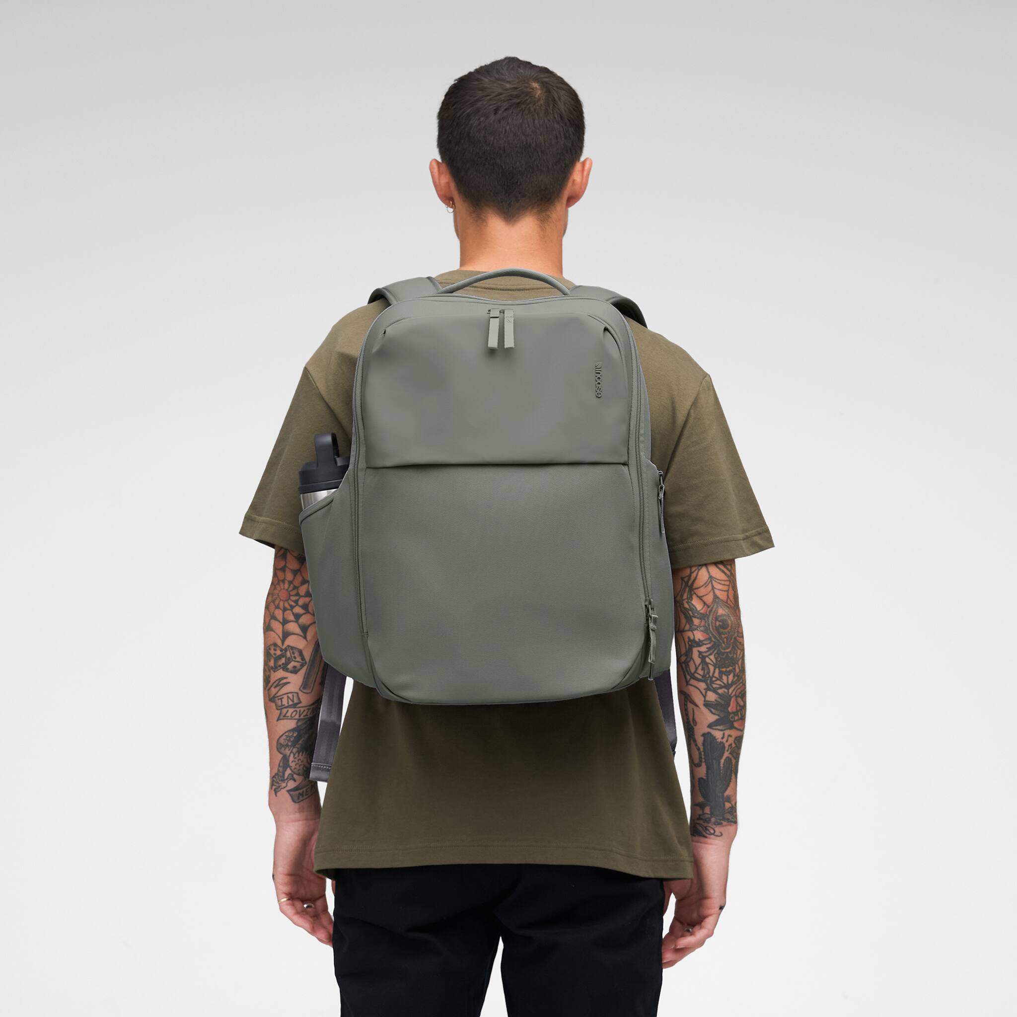 Alt View 2. Incase - A.R.C. Daypack - Smoked Ivy.
