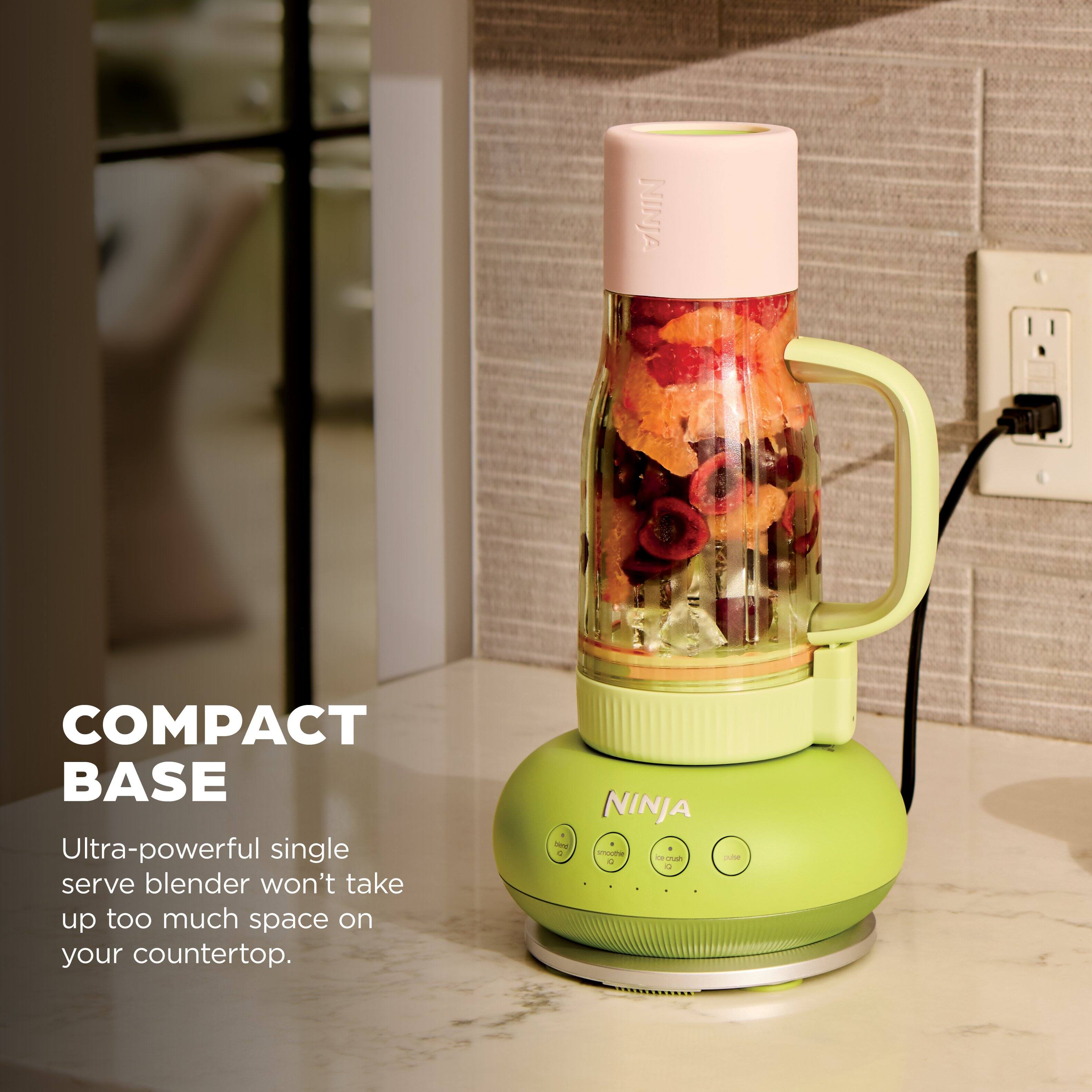 COMPACT BASE

Ultra-powerful single serve blender won't take up too much space on your countertop.
