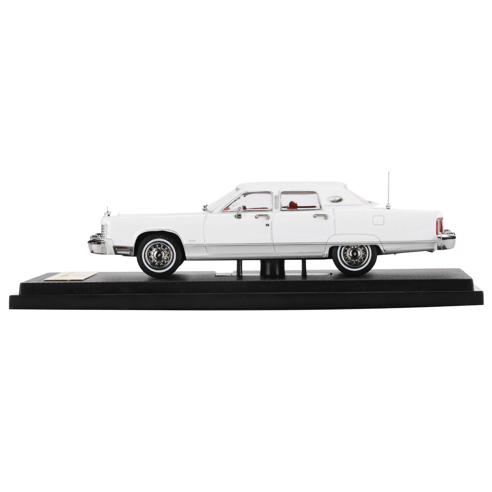 Alt View 1. Sun Star - 1979 Lincoln Continental Town Car White with Red Interior 1/64 Diecast Model Car by Sun Star.