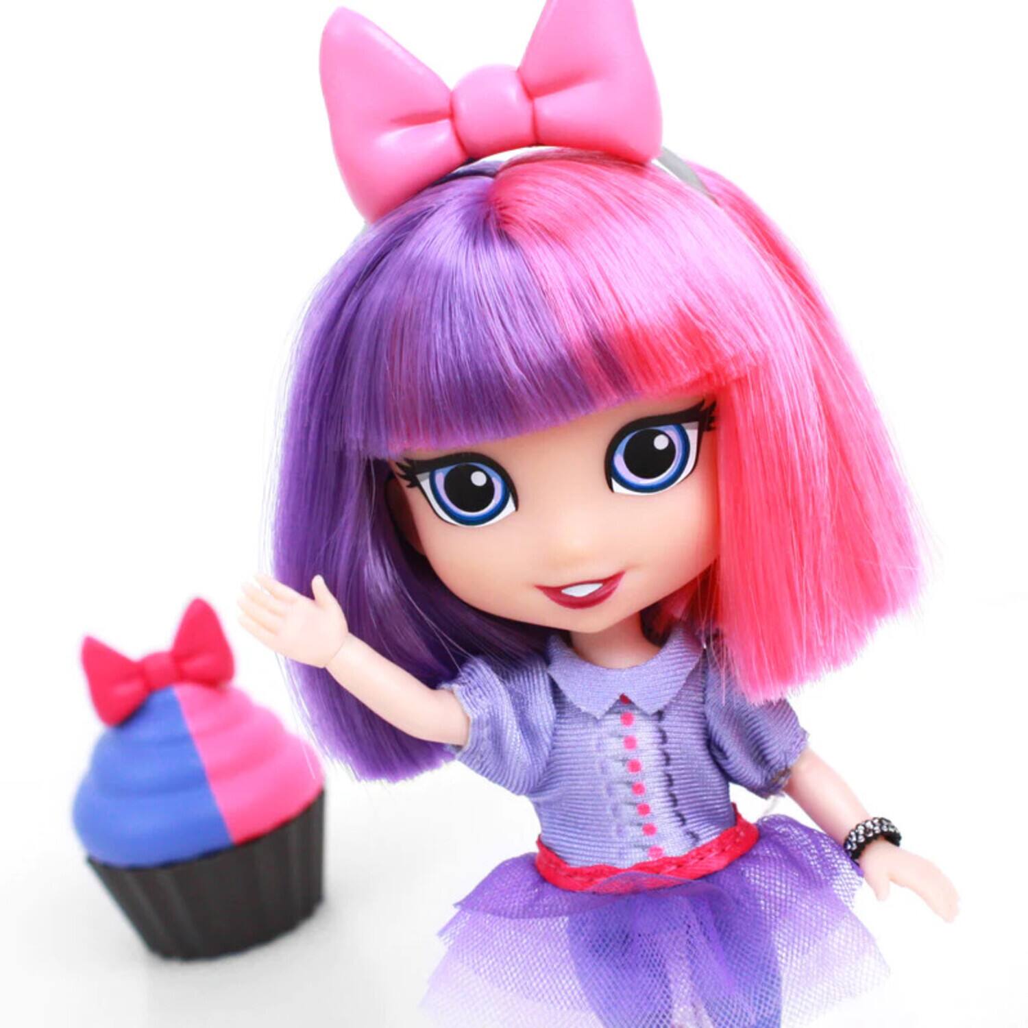 Alt View 3. The Loyal Subjects - Loyal Subjects - For Keeps - London Girl with Cupcake Keepsake 5" Action Figure (Net)   - Collectibles - Multicolor.