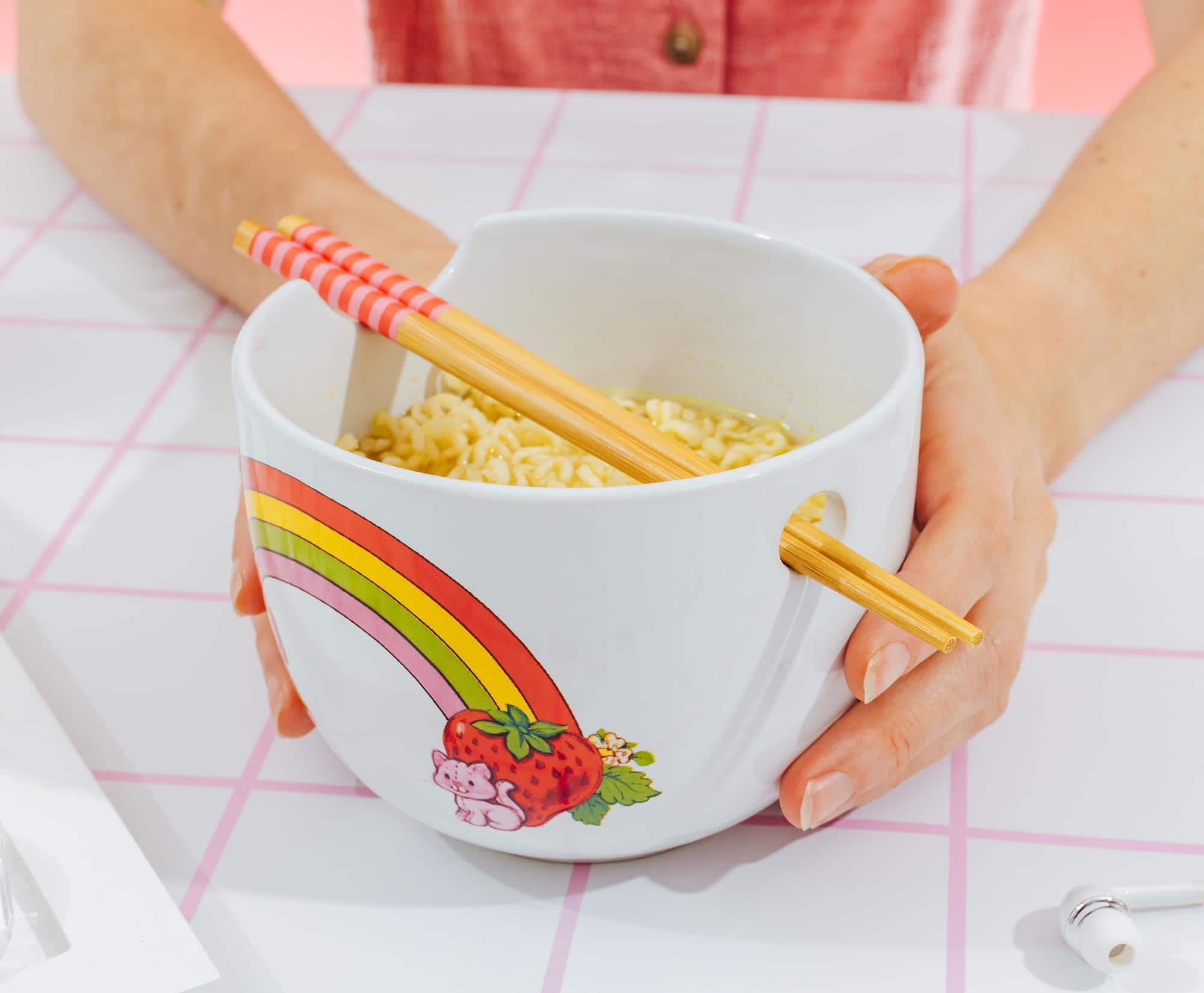 Silver Buffalo Strawberry Shortcake Rainbow 20 Ounce Ceramic Ramen