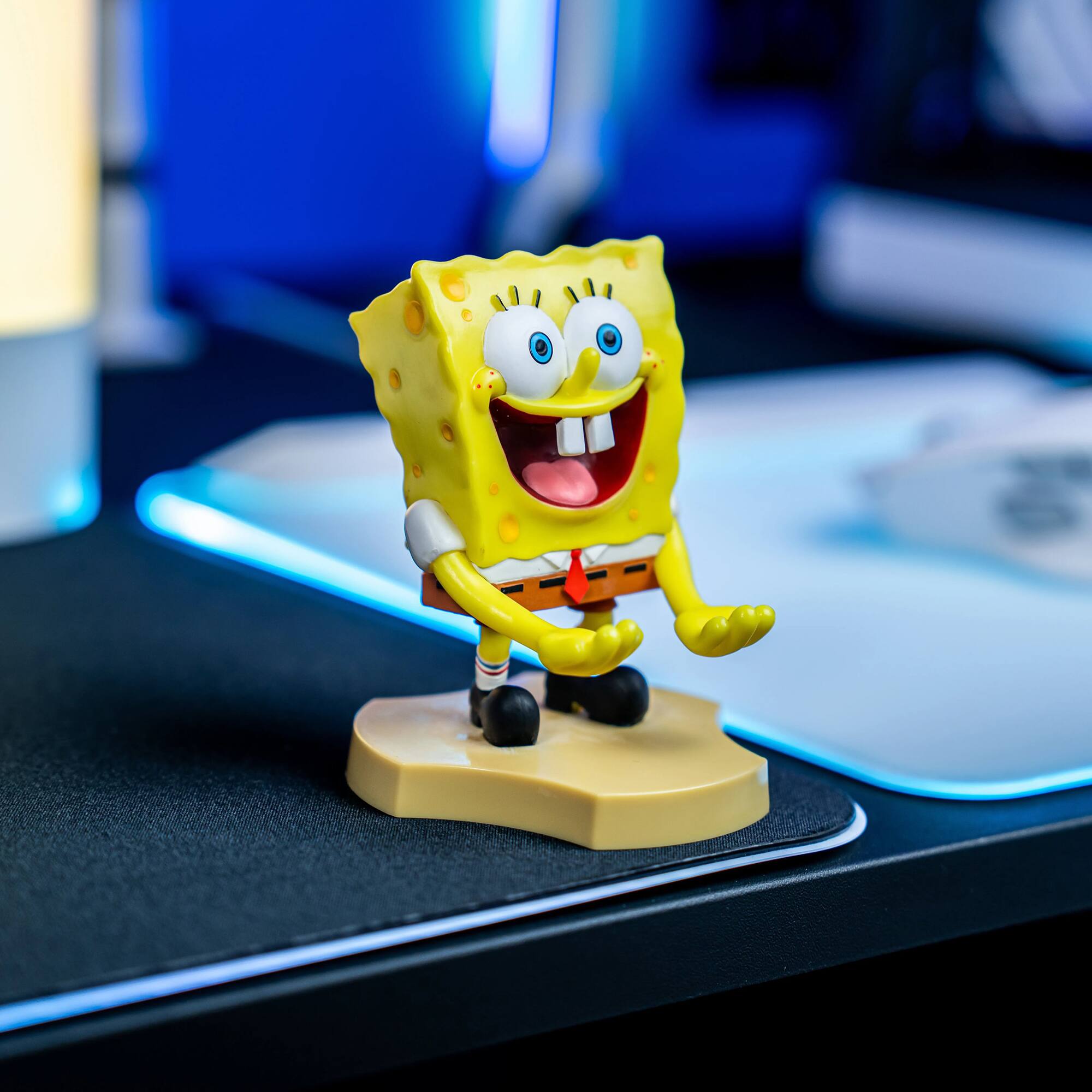 Back. Cable Guys by Exquisite Gaming - Cable Guys: Spongebob - Earbud & Phone Holder.