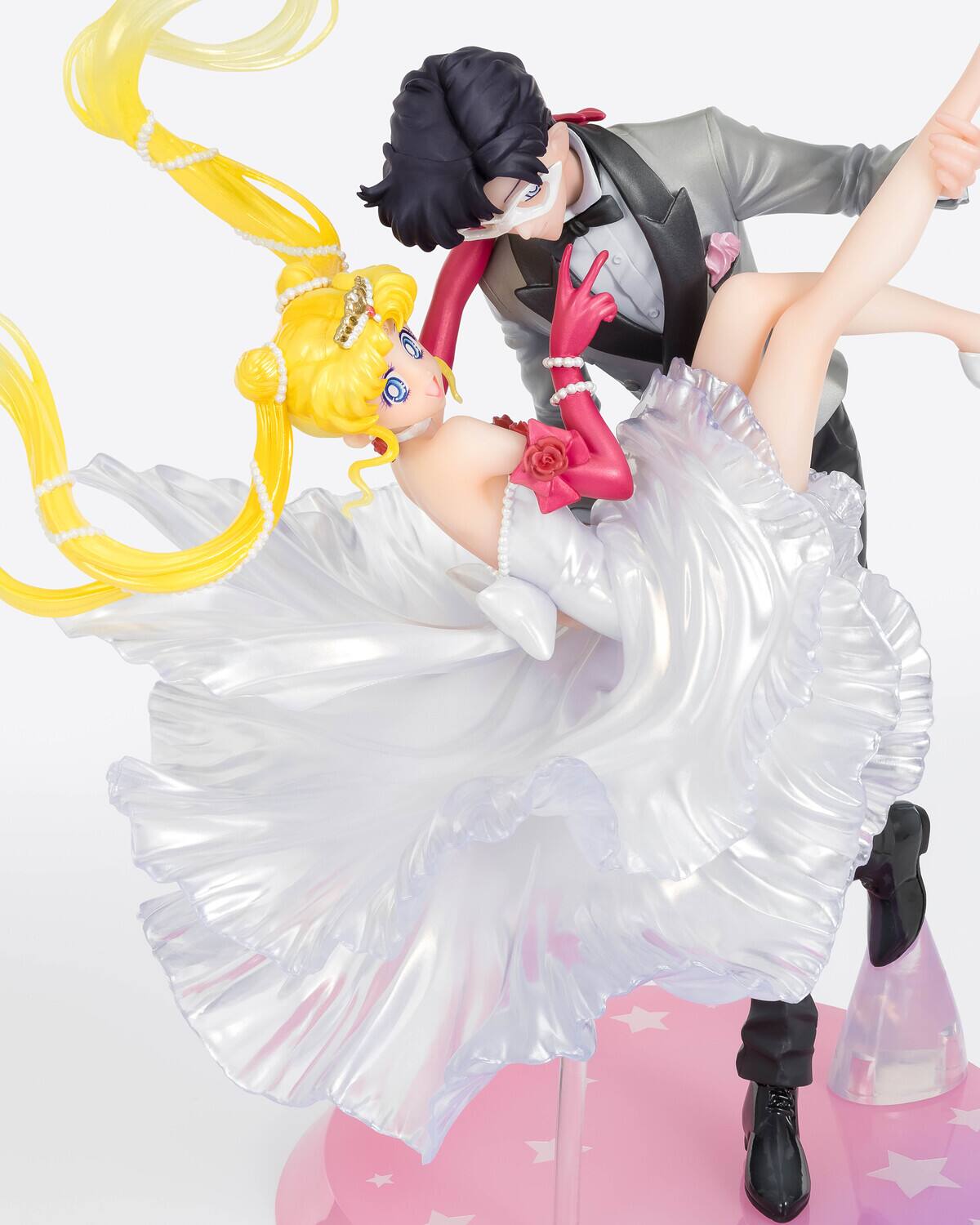 Alt View 2. Bandai - Tamashii Nations - Sailor Moon - FiguartsZero chouette - Usagi & Tuxedo Mask (Moonlight Glow - COLLECTIBLES - Multicolor.