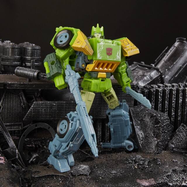 Alt View 7. Transformers - WFC-S38 Autobot Springer Voyager Class | Transformers Generations War for Cybertron Siege Chapter.