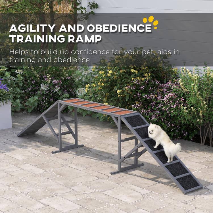 AGILITY AND OBEDIENCE TRAINING RAMP  
Helps to build up confidence for your pet, aids in training and obedience