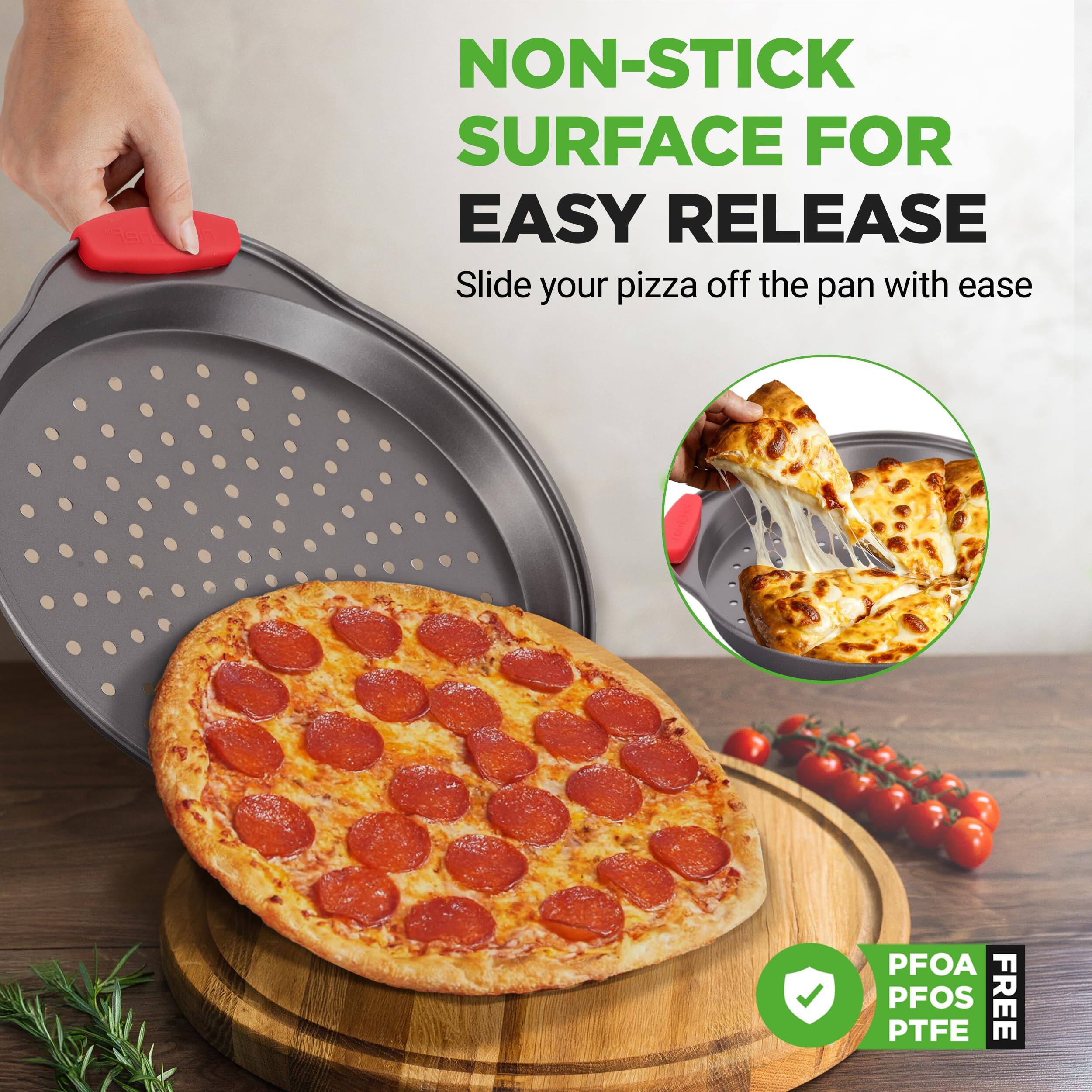 NON-STICK SURFACE FOR EASY RELEASE  
Slide your pizza off the pan with ease  

PFOA PTFE PFOS FREE