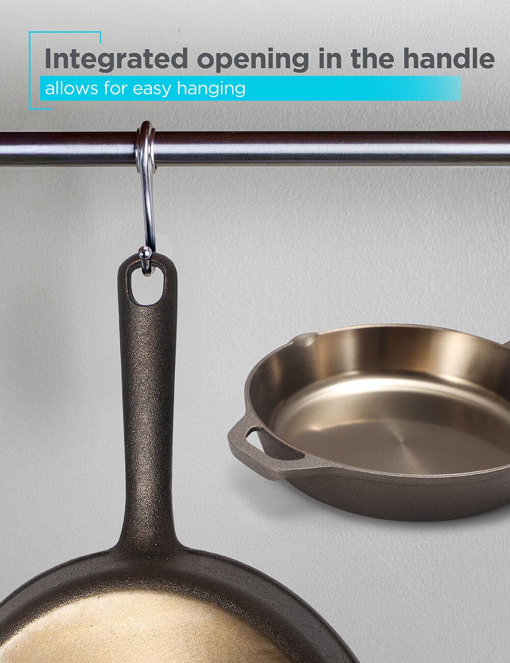 Integrated opening in the handle
allows for easy hanging