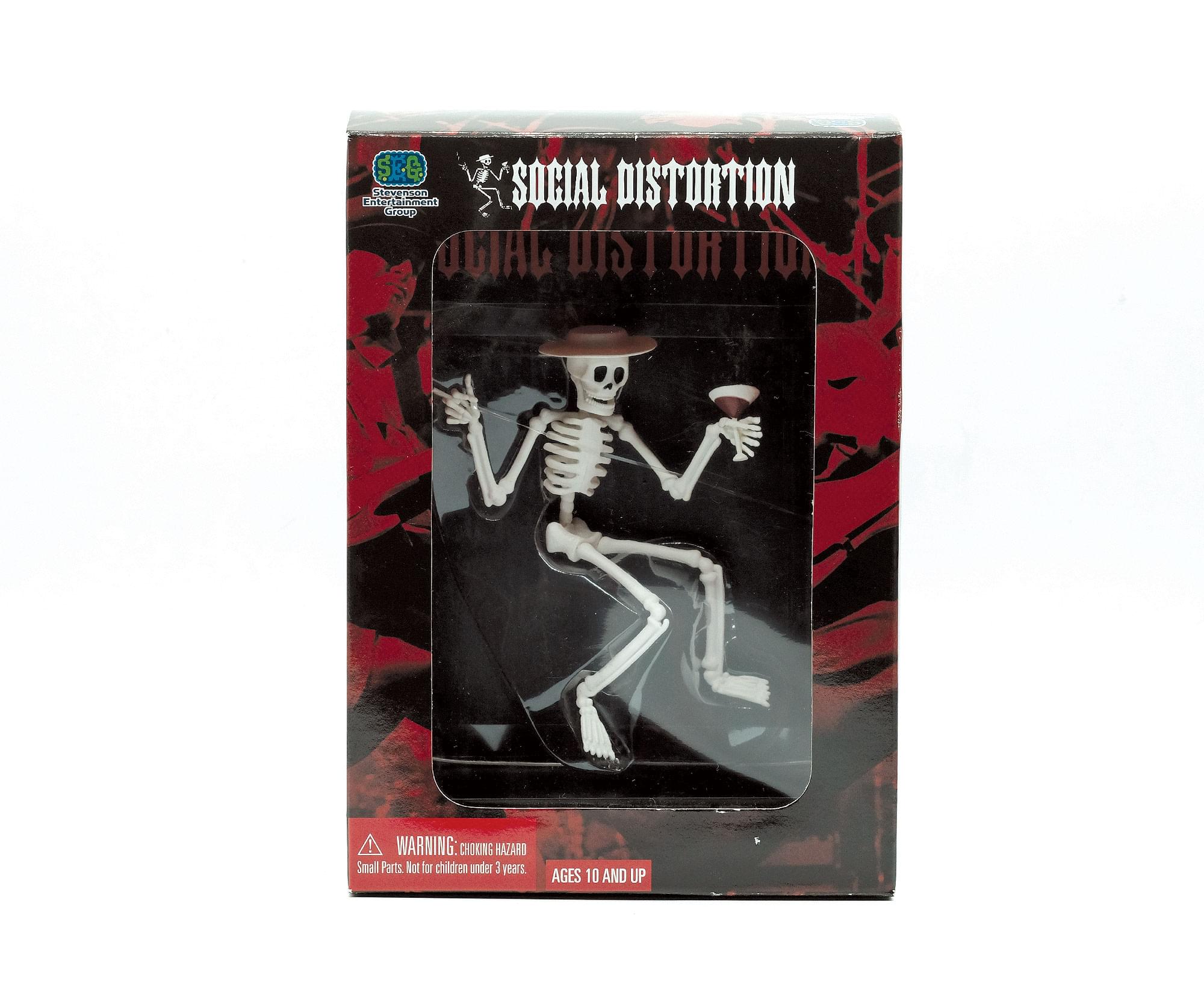 $4 Entertainment  
SOCIAL DISTORTION  
STAND UP  

WARNING: CHOKING HAZARD  
Small Parts. Not for children under 3 years  
AGES 10 AND UP