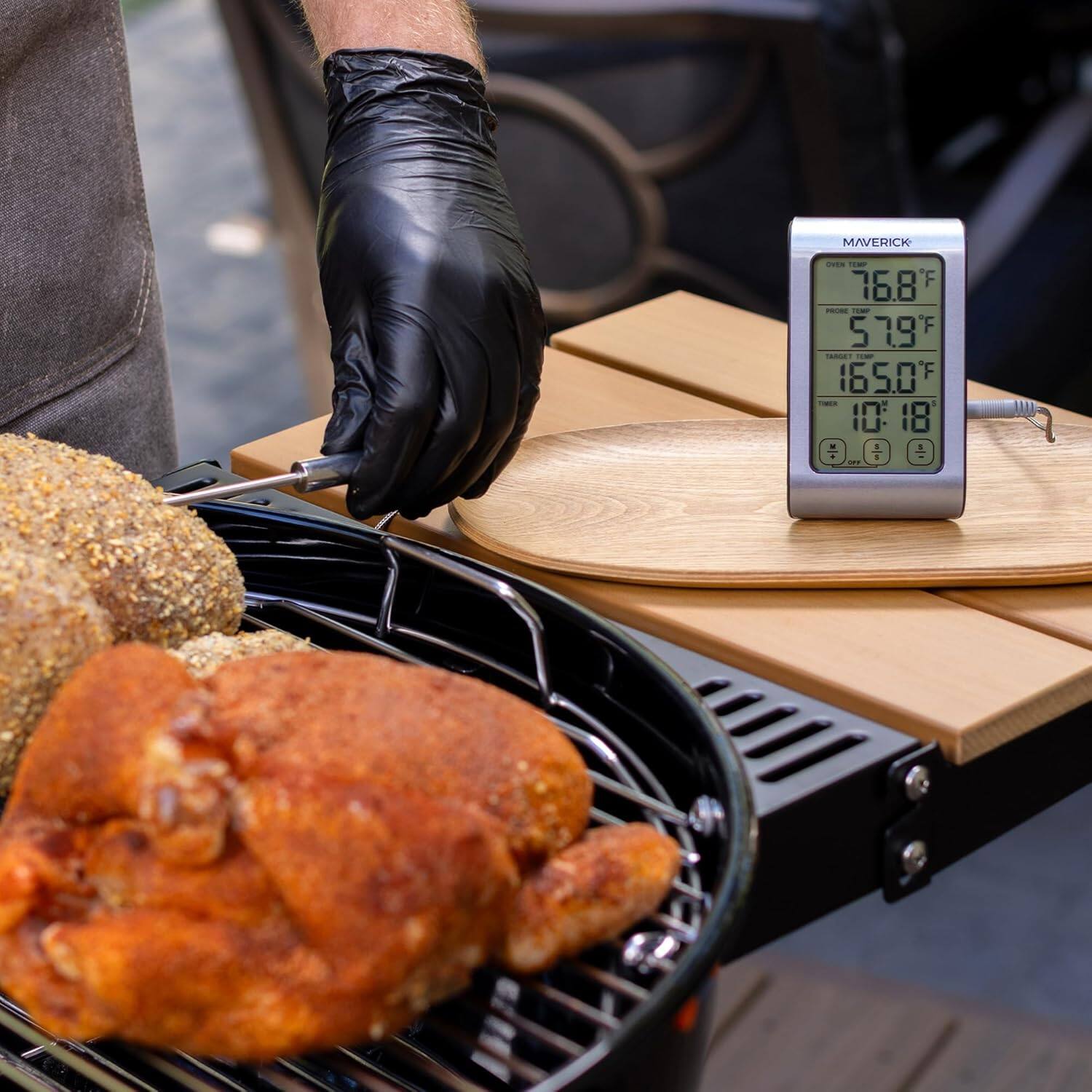 MAVERICK

OVEN TEMP: 76.8°F  
PHONE TEMP: 57.9°F  
TARGET TEMP: 165.0°F  
TIMER: 10:18