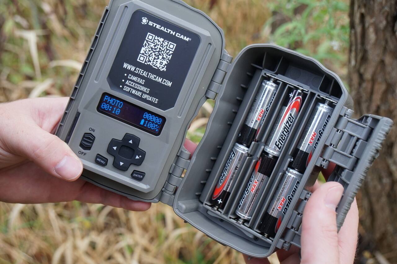 STEALTH CAM  
WWW.STEALTHCAM.COM  
CAMERAS ACCESSORIES SOFTWARE UPDATES  

PHOTO 00:10  
00000 100%  

ON OFF MENU ENTER  

Energizer MAX  
Energizer MAX  
Energizer MAX  
Energizer MAX