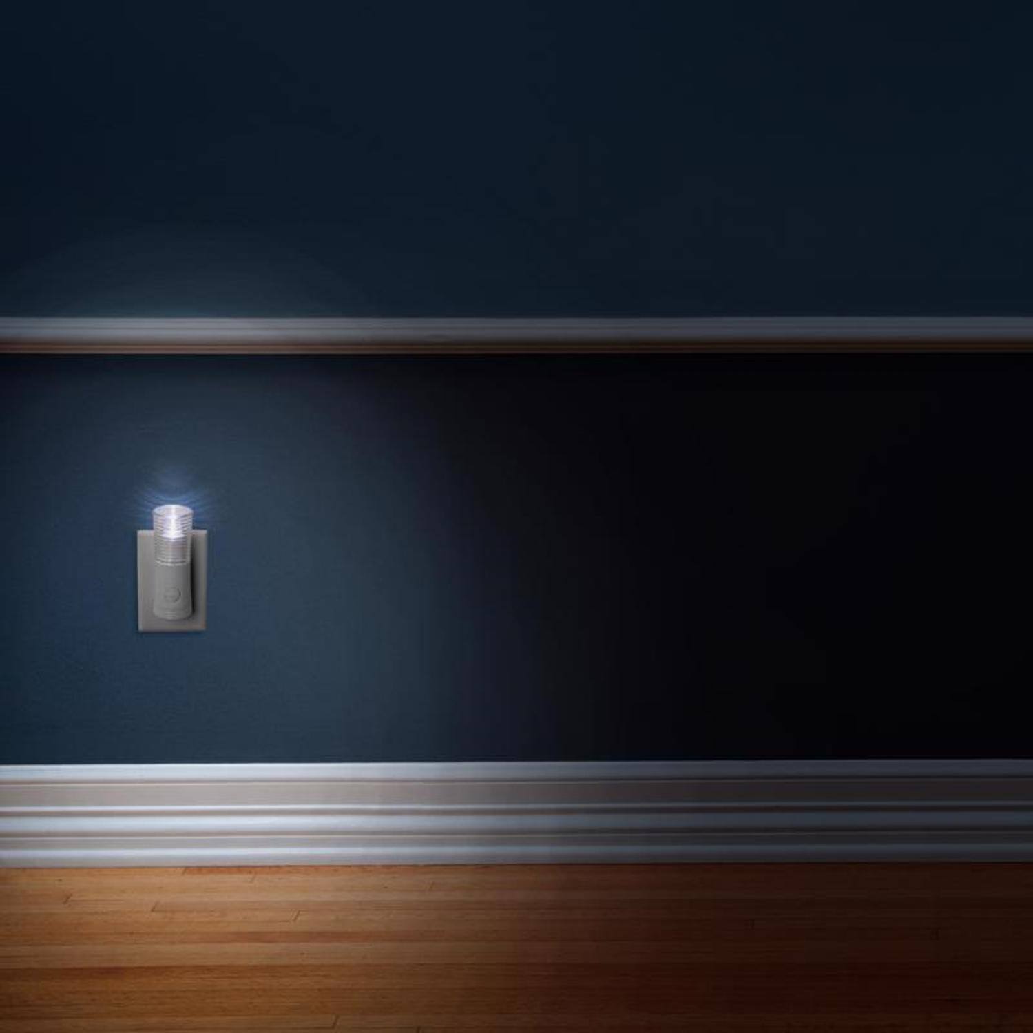 Left. FEIT ELECTRIC - Feit C7 E12 (Candelabra) LED Bulb White 7 Watt Equivalence 2 pk.