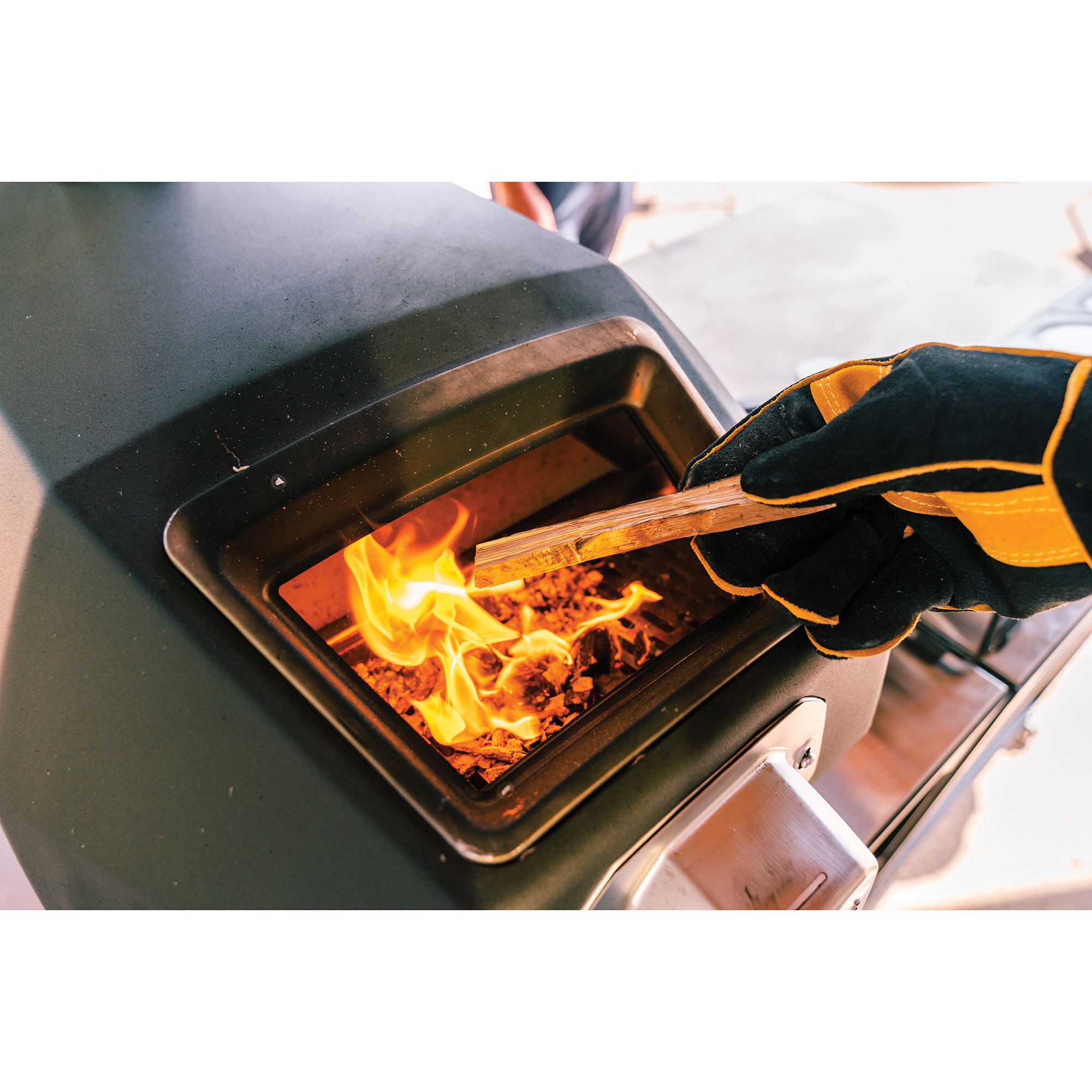 Alt View 14. Ooni - Karu 16 Multi-Fuel Pizza Oven - Black.