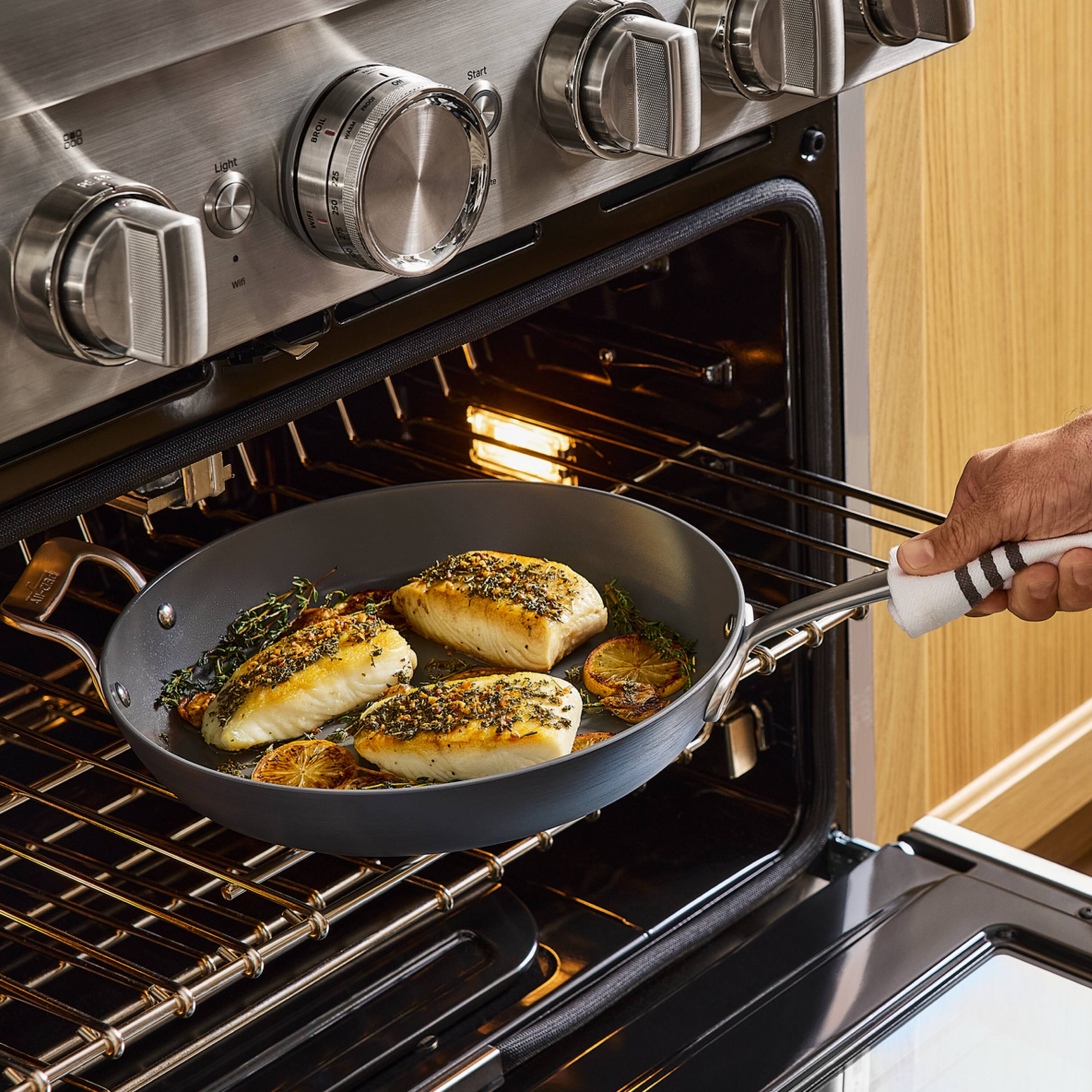 FRESAN  
Light  
BROIL  
WWW.ADAM  
225 wirl 250  
a  
Start  
with  
AM-CIEU