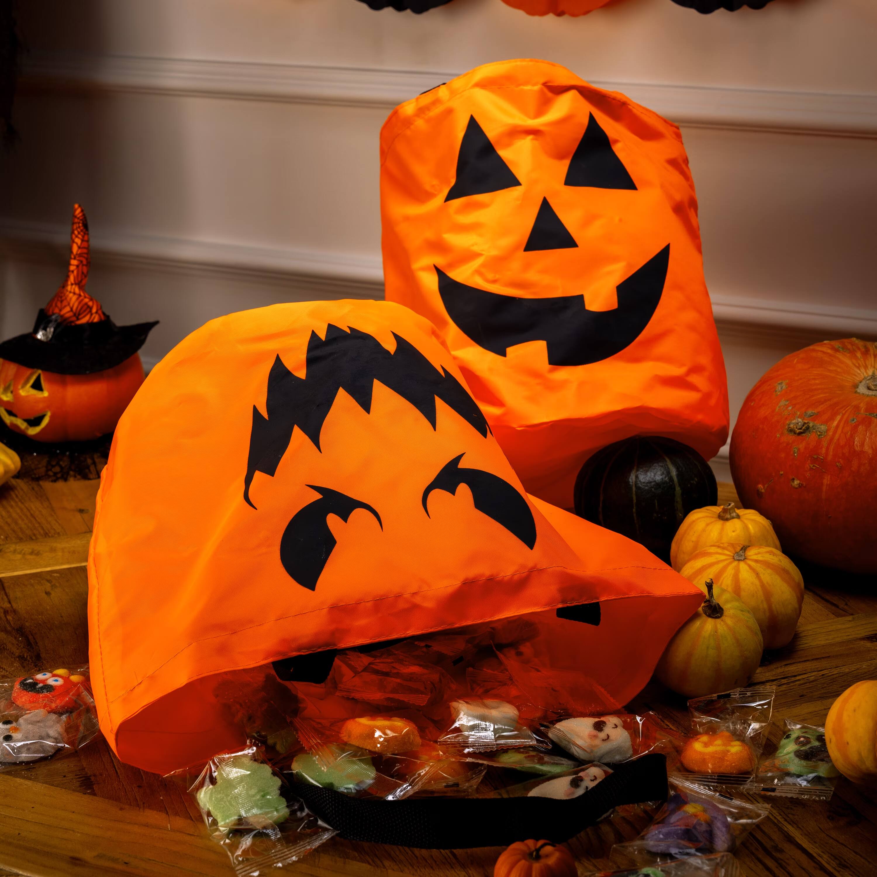 Left. Joyfy - Halloween Party Favor 3PCS Trick-or-Treat Pumpkin Buckets LED Kids Goody Treat Reusable Candy Bags Halloween Decorations - orange.
