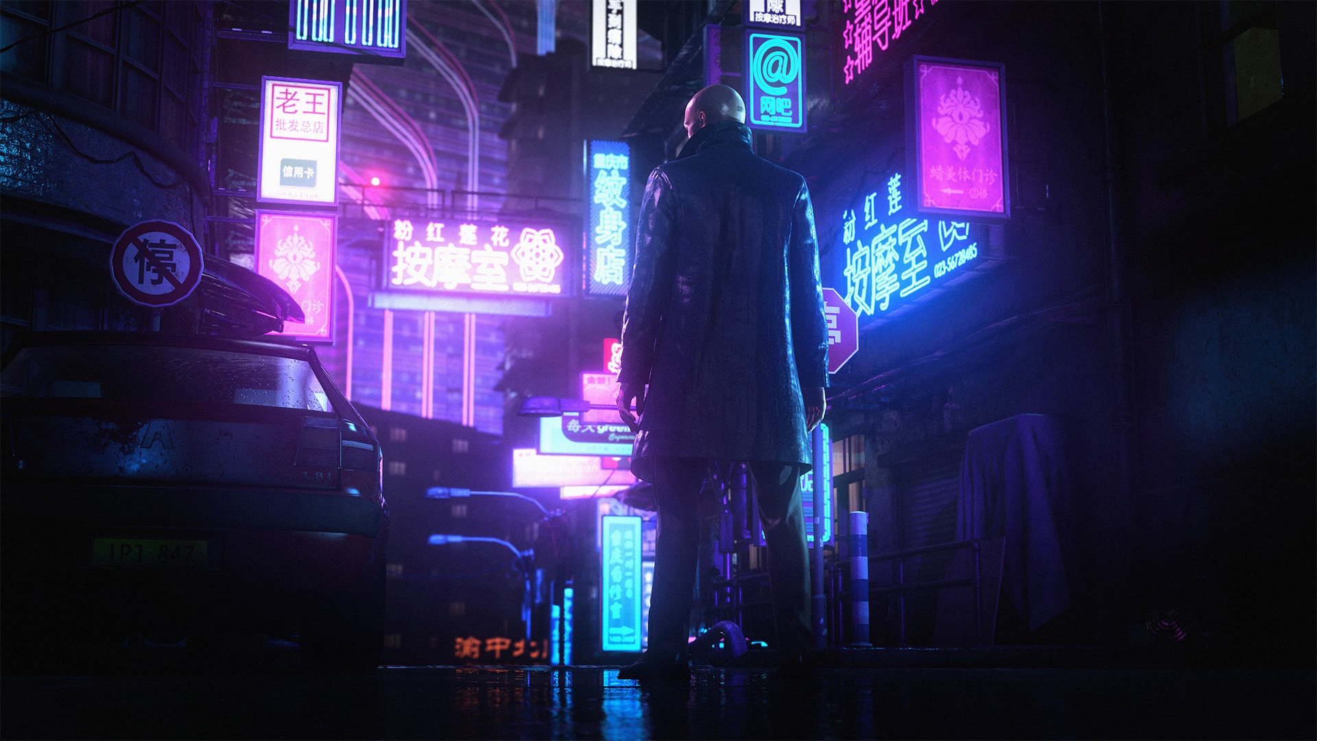 The text on the image is in Chinese, so it is not possible to group and correct it without understanding the language. However, the image shows a person walking down a street with neon signs and buildings, and there is a car parked nearby.