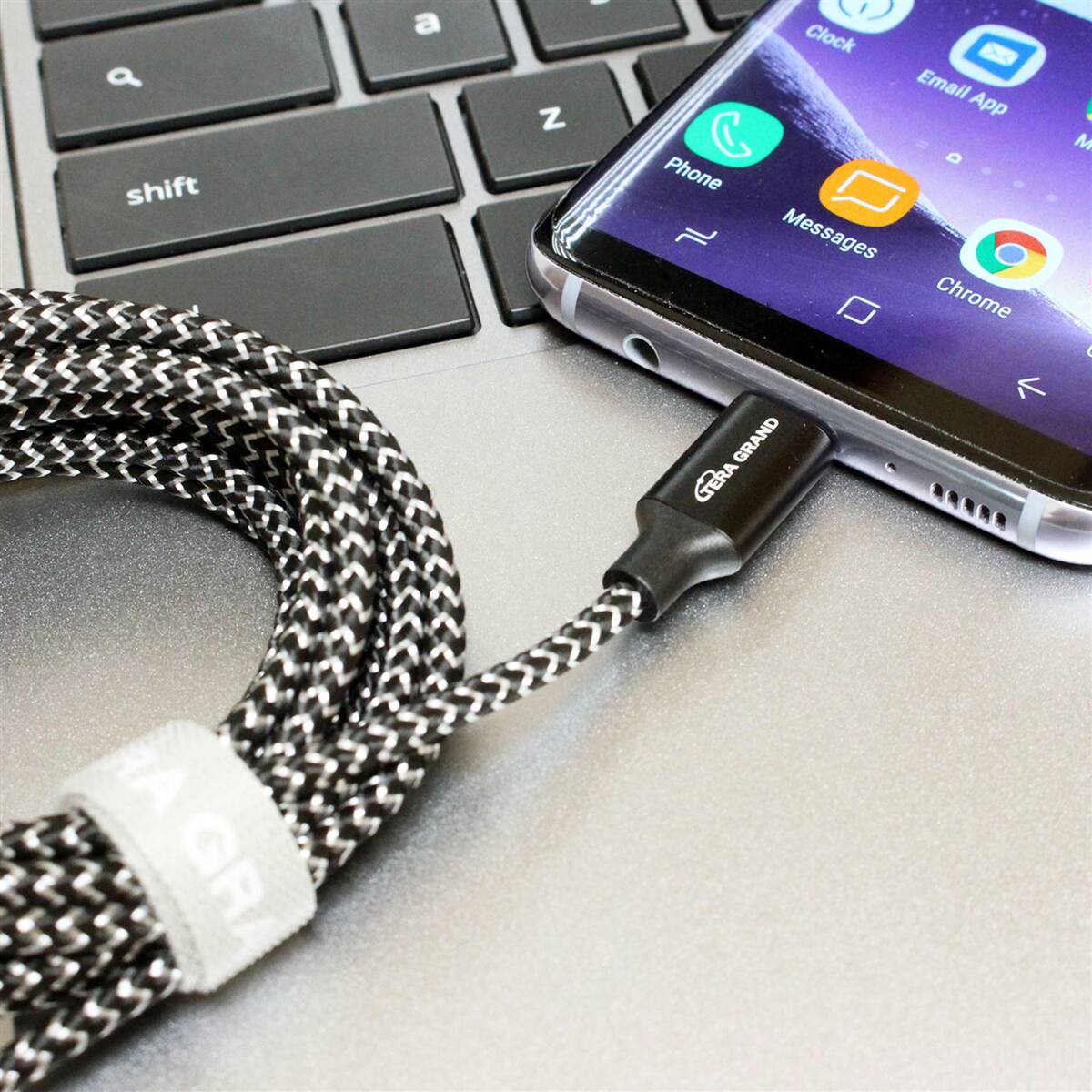 a shift  
a  
Z  
Clock Email App Phone Messages Chrome  
GRAND TERA  
M  
A GRA