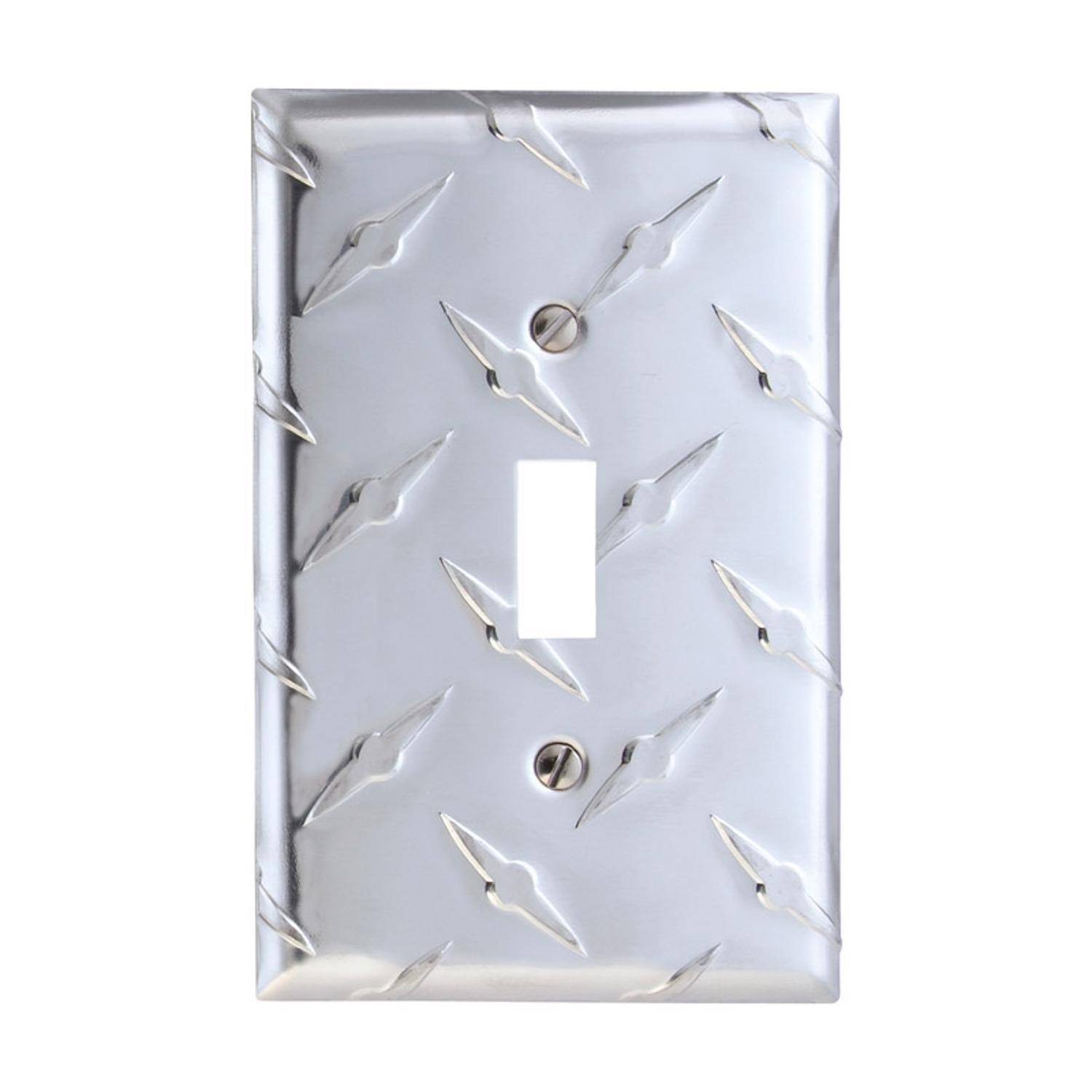 Angle. AMERELLE - Amerelle Diamond Silver 1 gang Stamped Aluminum Toggle Wall Plate 1 pk - Silver.