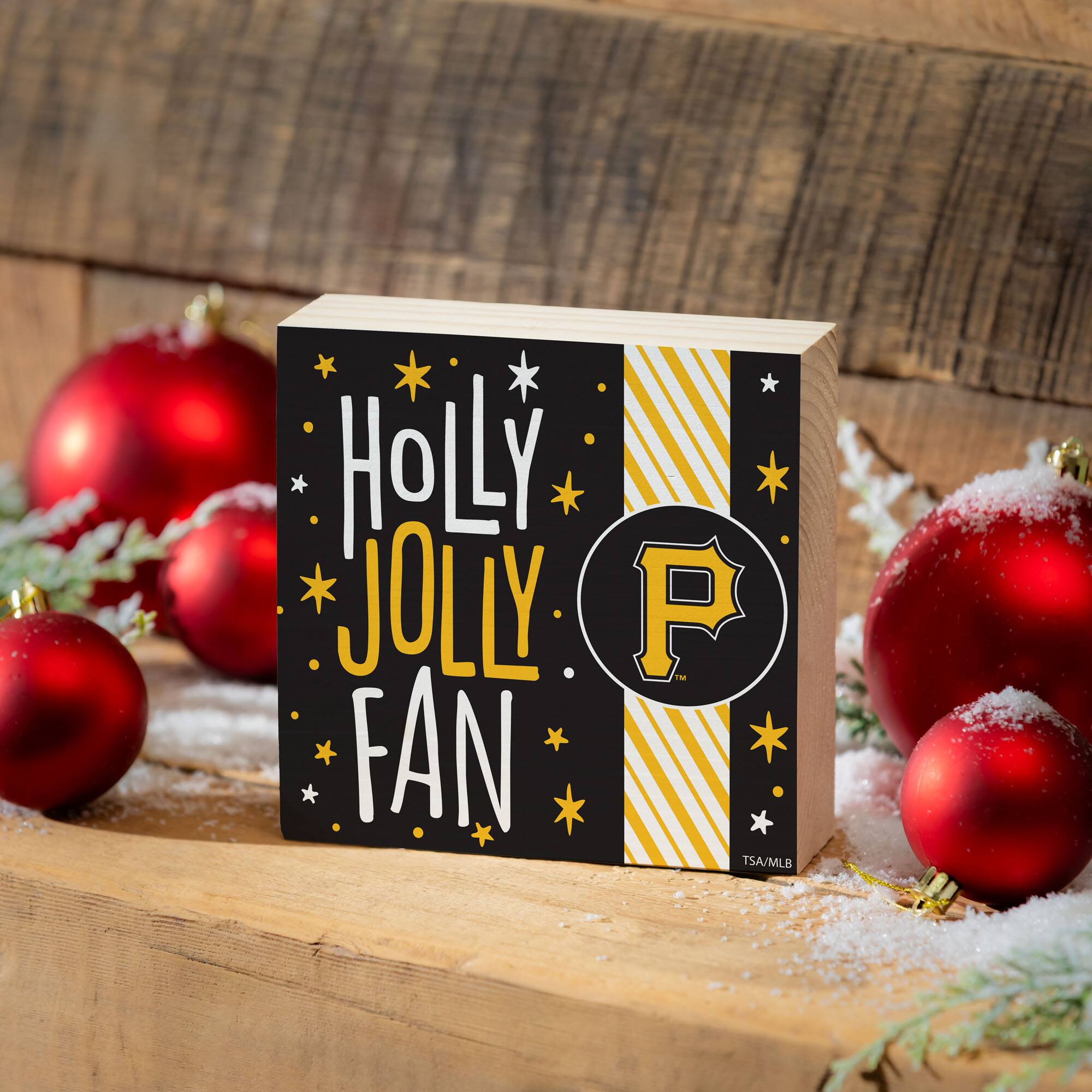 HOLLY JOLLY FAN  
P  
TSA/MLB