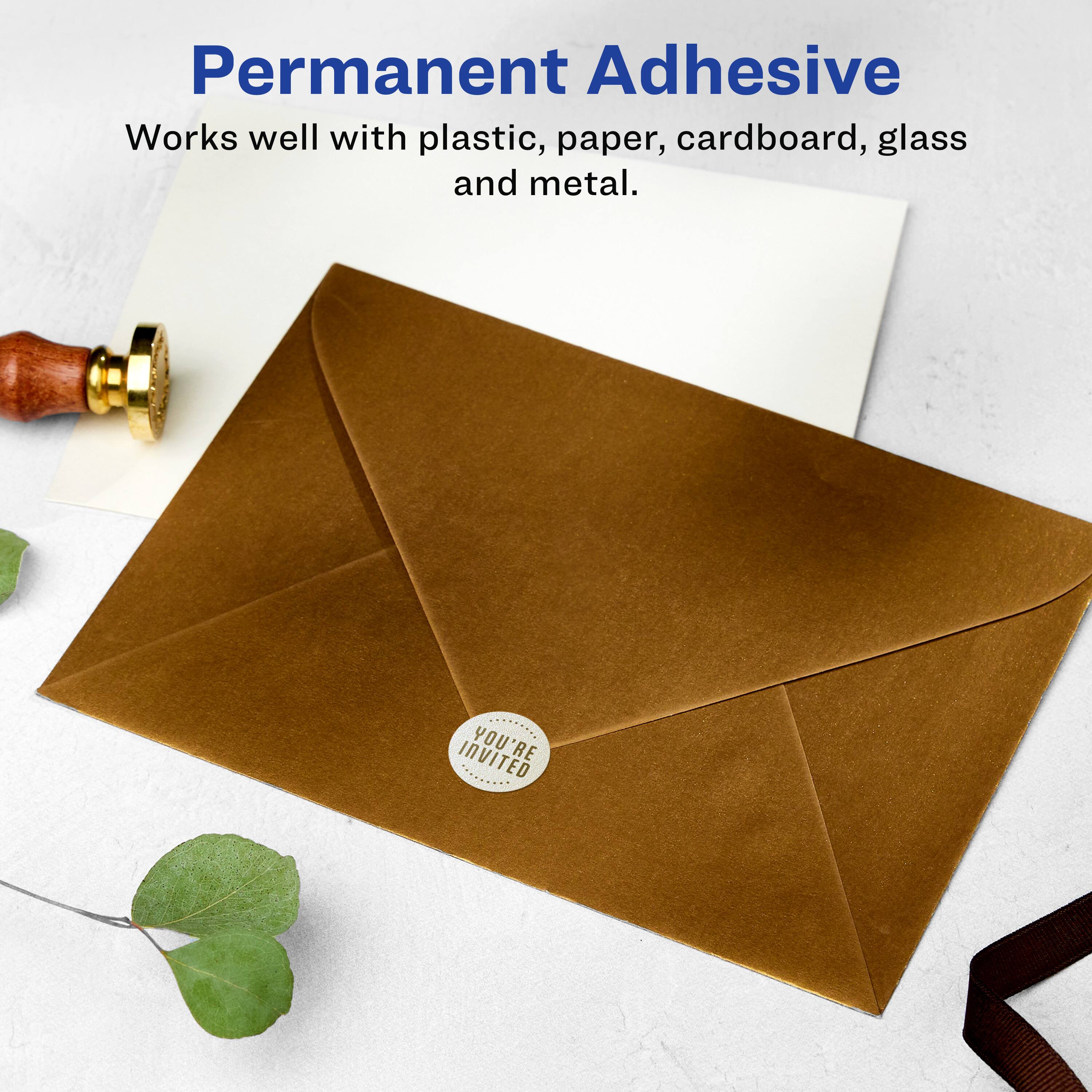 Permanent Adhesive  
Works well with plastic, paper, cardboard, glass and metal.