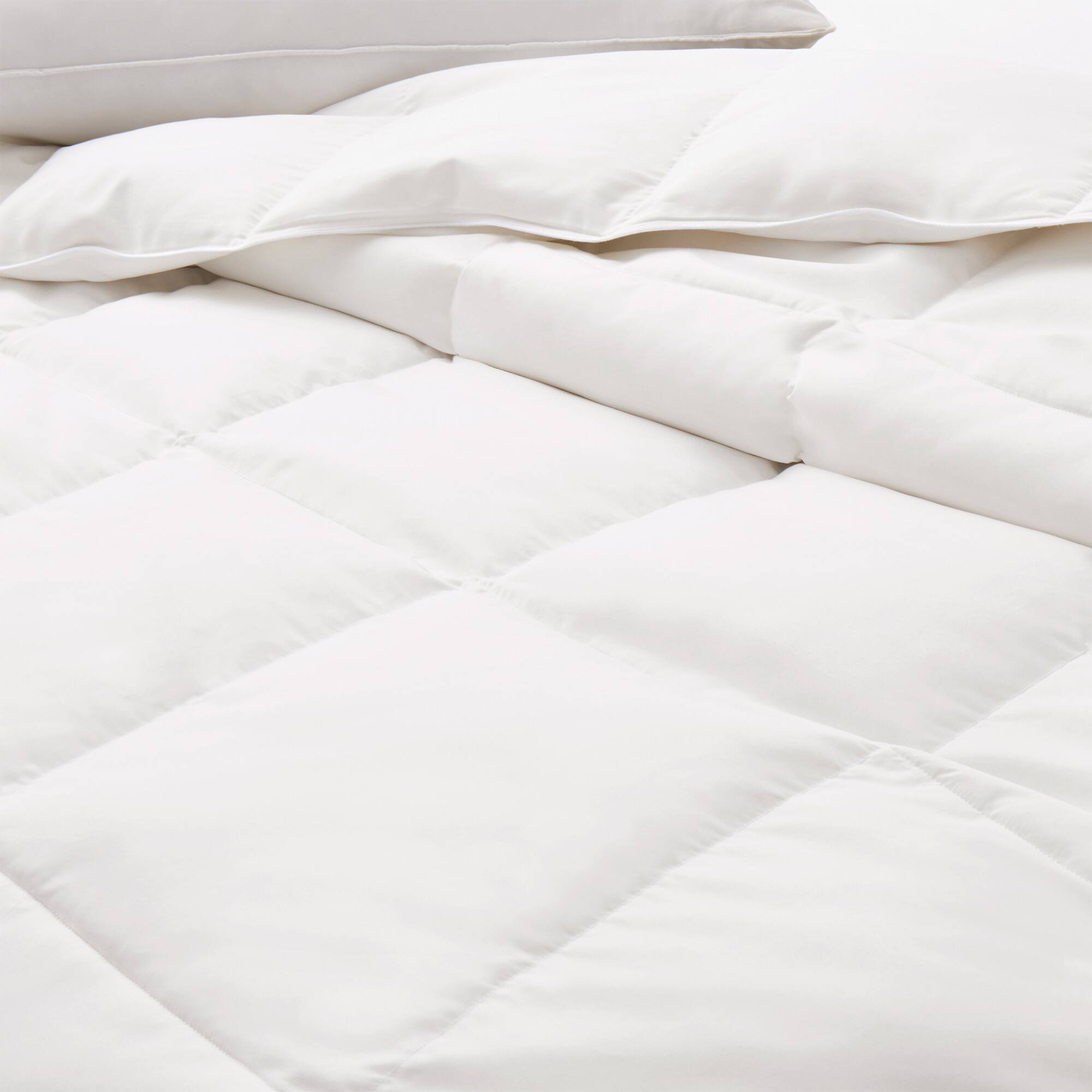 Left. Peace Nest - Peace Nest All-season White Goose Down Feather Fiber Comforter Duvet Insert, White, King - White.