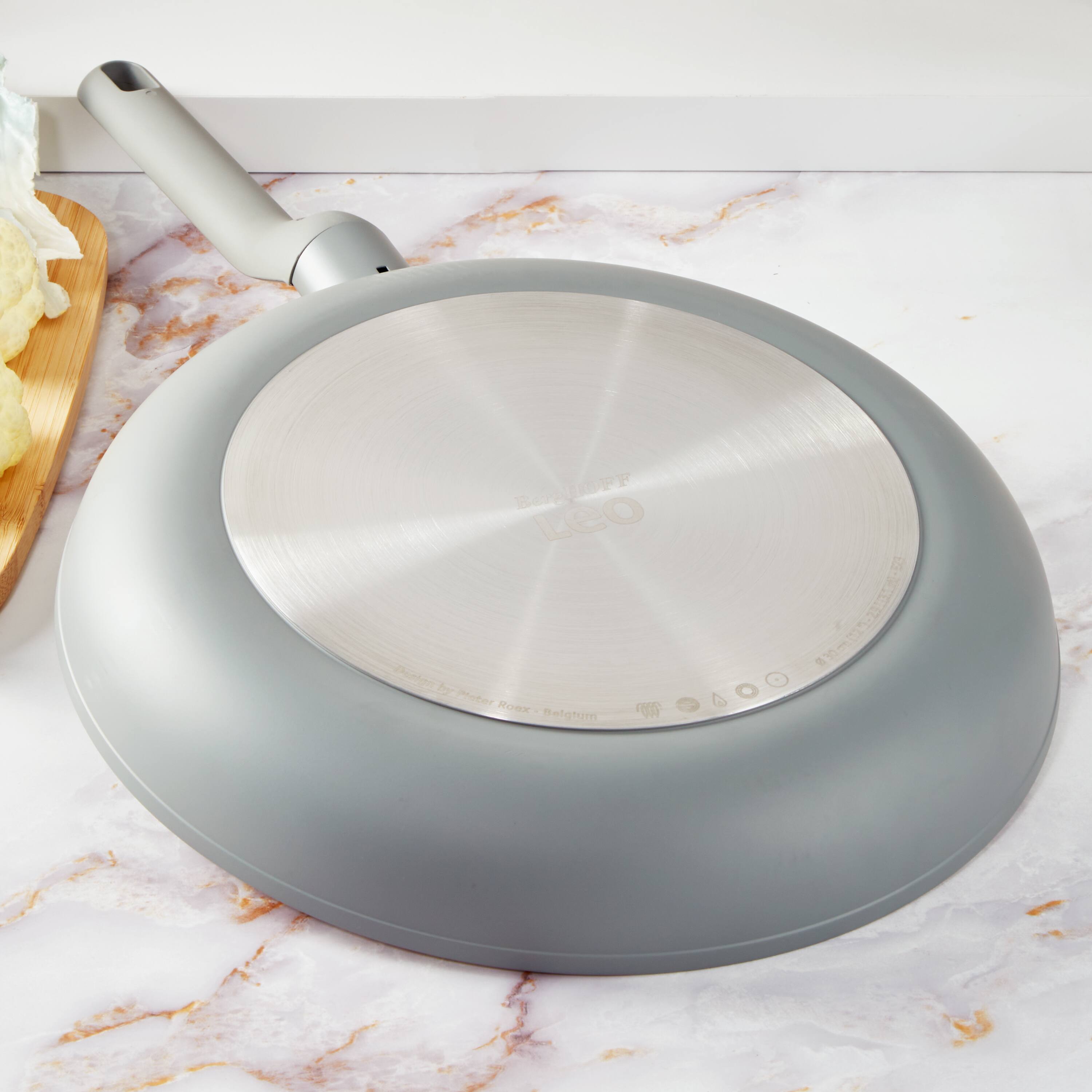 BAHOFF KFF Berpl LeO Durton earbMoter by moter Ro .AOO A metotum