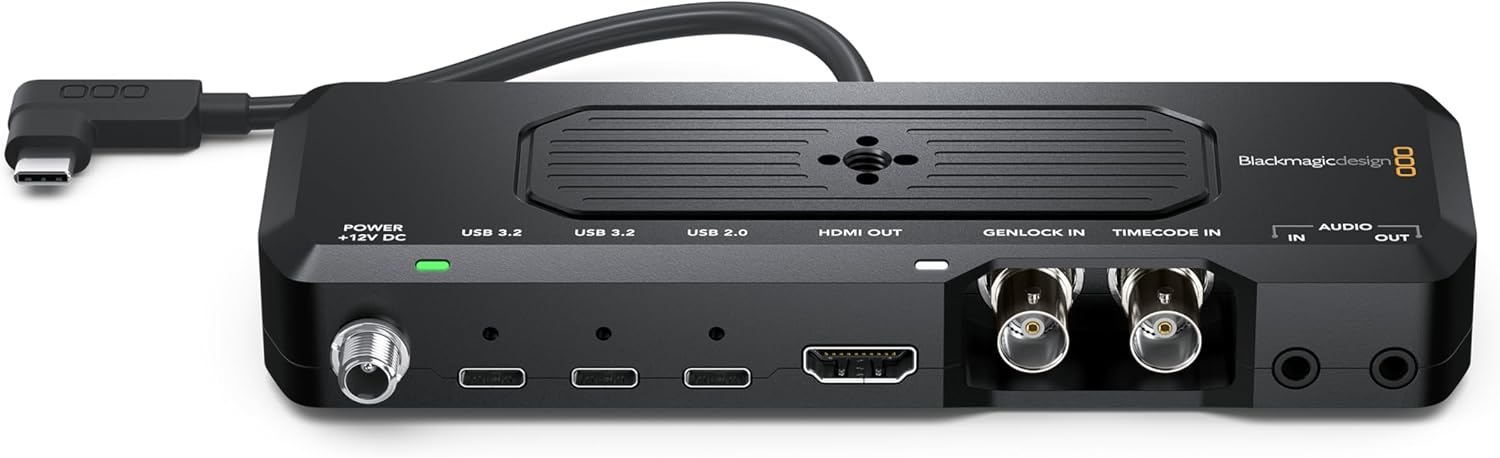 Blackmagic Design  
POWER +12V DC  
USB 3.2  
USB 2.0  
HDMI OUT  
GENLOCK IN  
TIMECODE IN  
AUDIO IN OUT