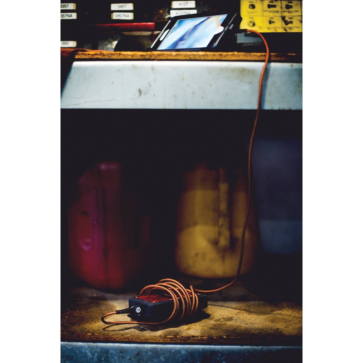 17 7 THE SN 4157 eS2 -