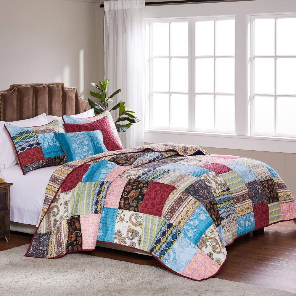 Angle. BreeBe - Bohemian Dream Quilt Set - 2-Piece Twin/XL - Multi.