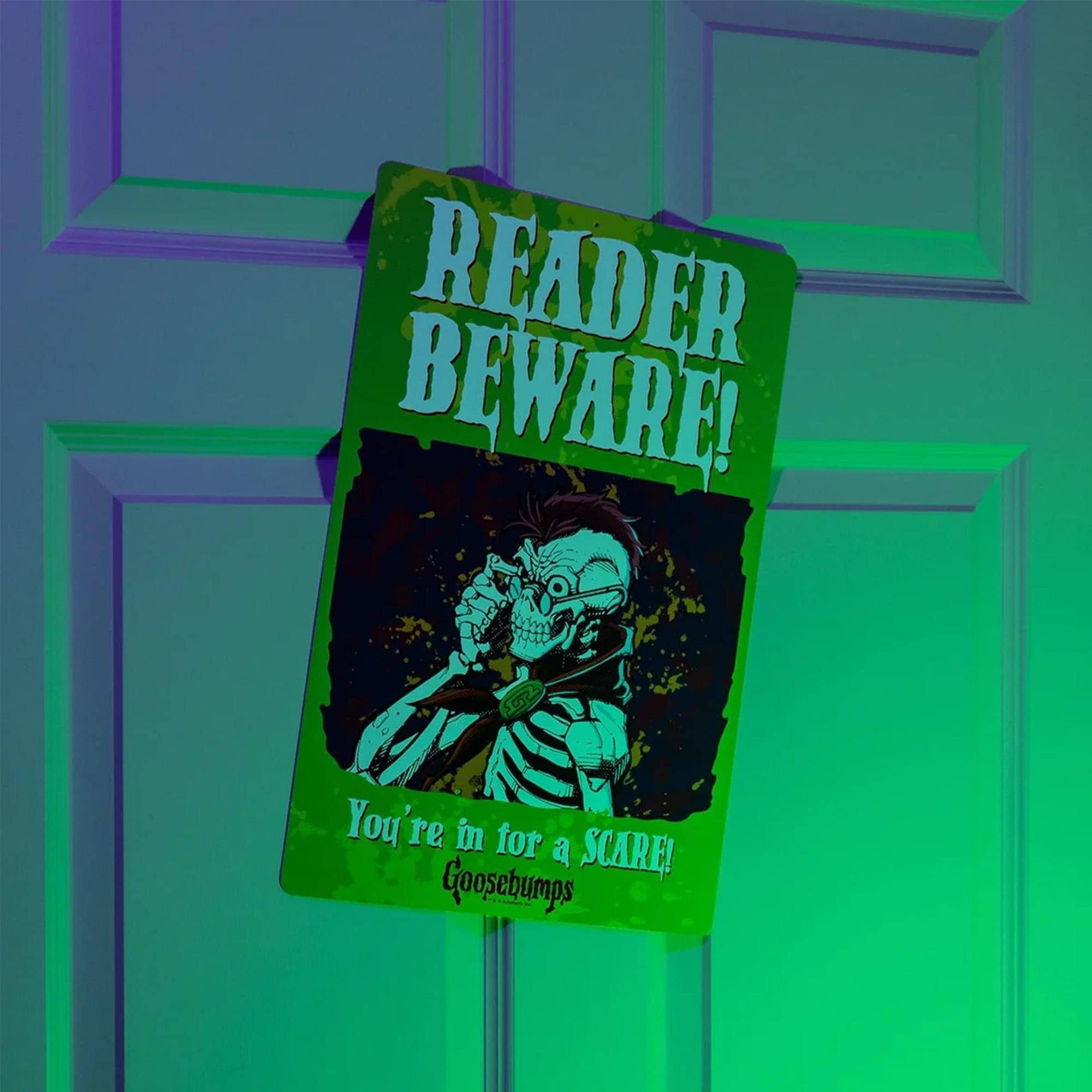 READER BEWARE!  
You're in for a SCARE!  
Goosebumps