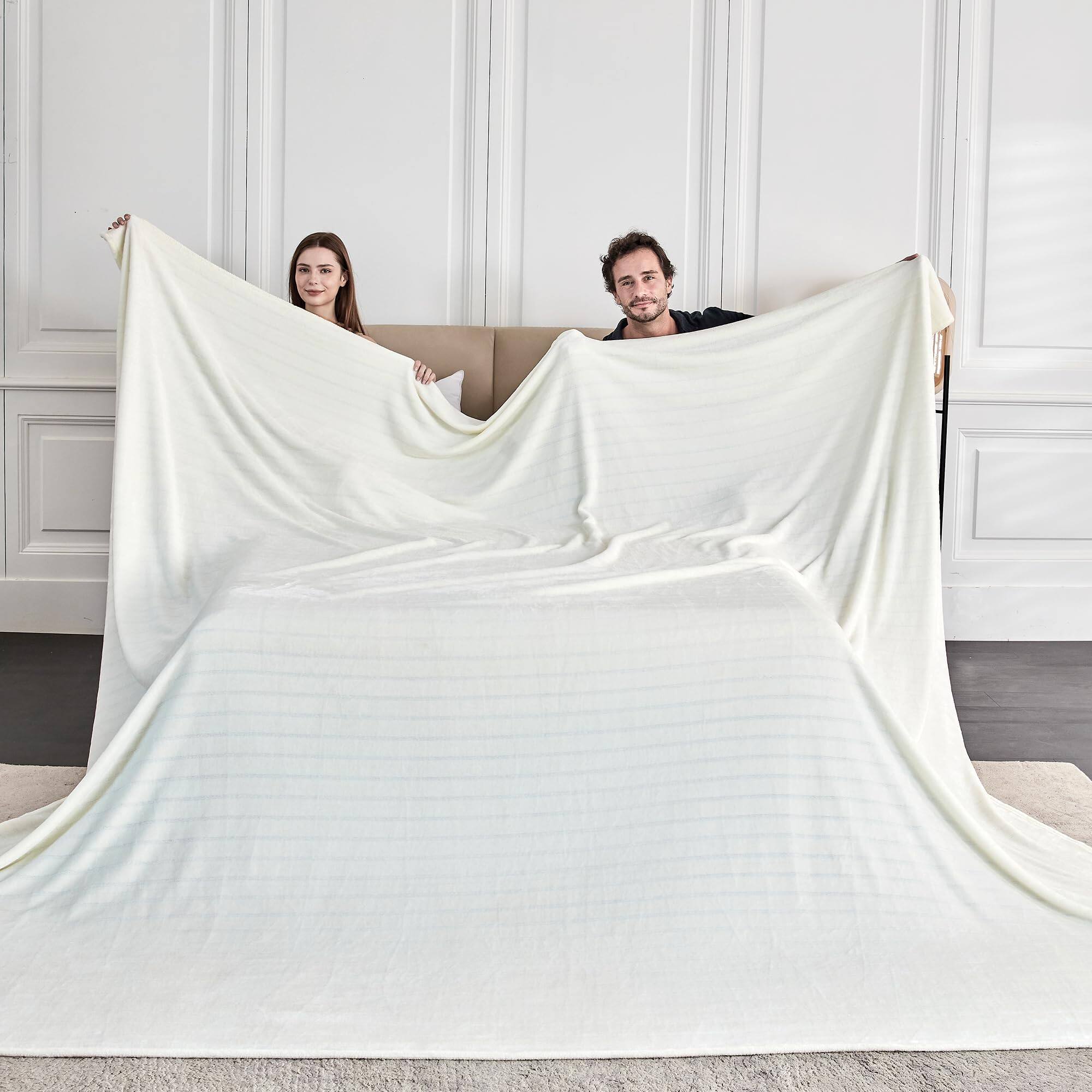 Striped Ivory White 120"x120"