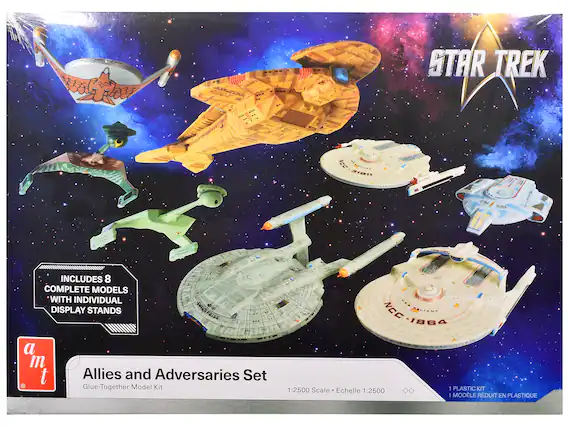STAR TREK
Allies and Adversaries Set
Glue-Together Model Kit
INCLUDES 8 COMPLETE MODELS WITH INDIVIDUAL DISPLAY STANDS
1:2500 Scale • Échelle 1:2500
1 PLASTIC KIT • 1 MODÈLE RÉDUIT EN PLASTIQUE
a m t