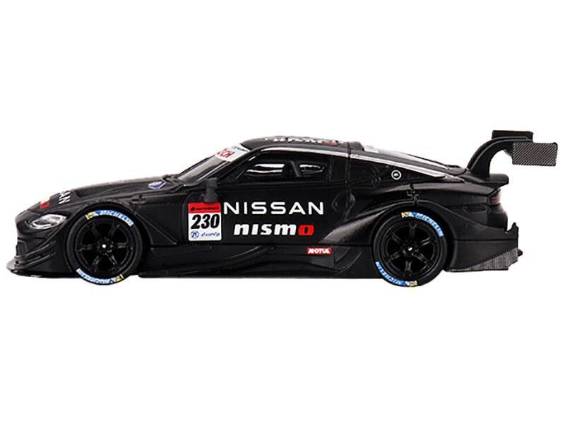 PAN BICHECDS P21 NISSAN 230 NISMO  
MOTUL  
MICHELIN  
WICHERIN