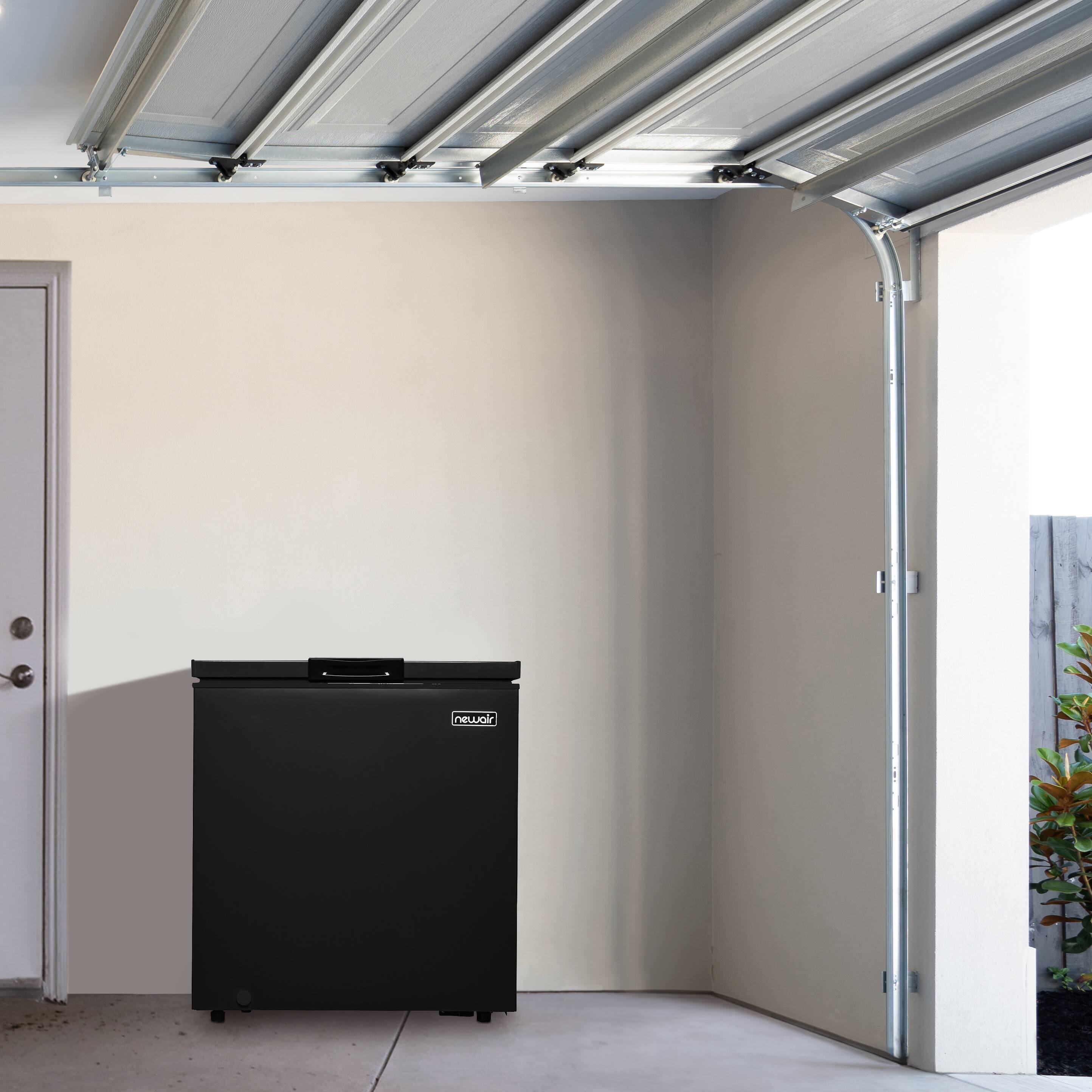 Alt View 4. NewAir - 5 Cu. Ft. Mini Deep Chest Freezer and Refrigerator in Black with Digital Temperature Control, Fast Freeze Mode - Black.