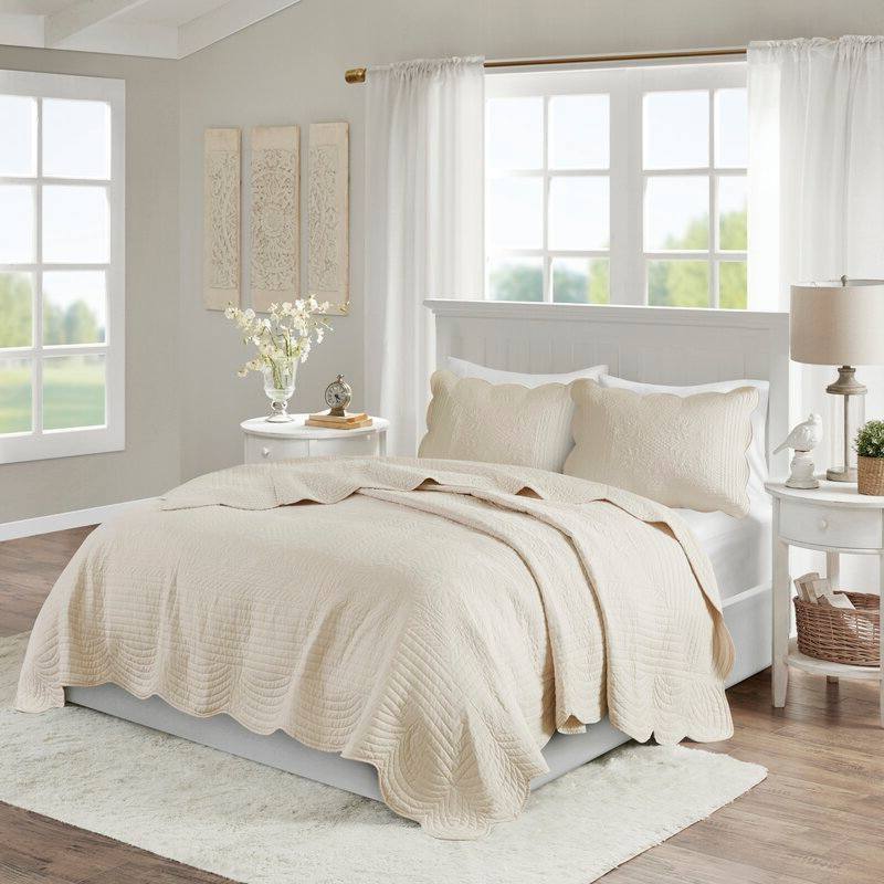 Angle. Hivvago - Full/Queen size 3-Piece Reversible Scalloped Edges Microfiber Quilt Set in Cream - Cream.
