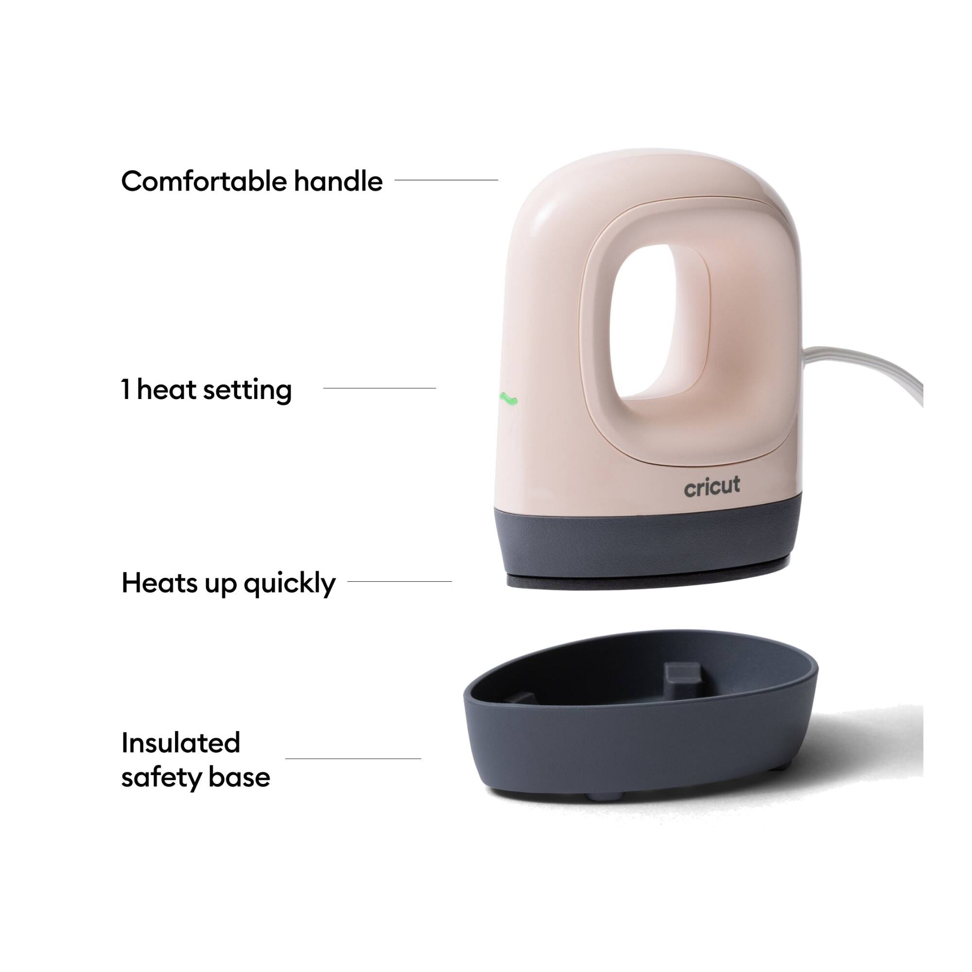Comfortable handle  
1 heat setting  
Heats up quickly  
Insulated safety base