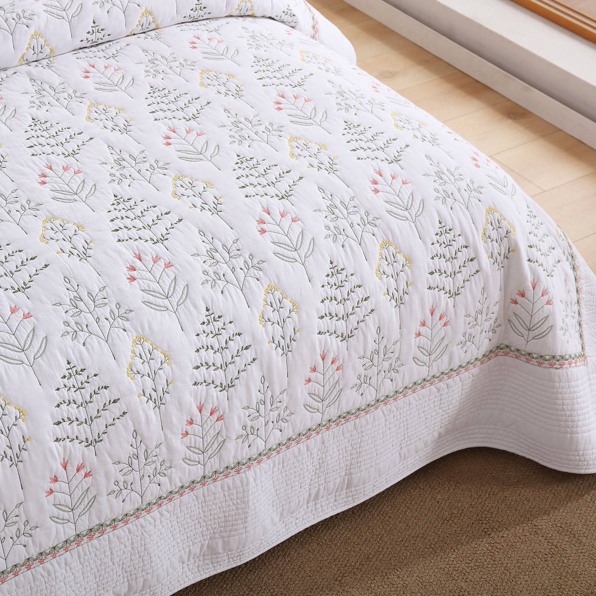 Back. MarCielo - MarCielo 3Pcs 100% Cotton Botanical Elegance Quilted Bedspread Set - White.