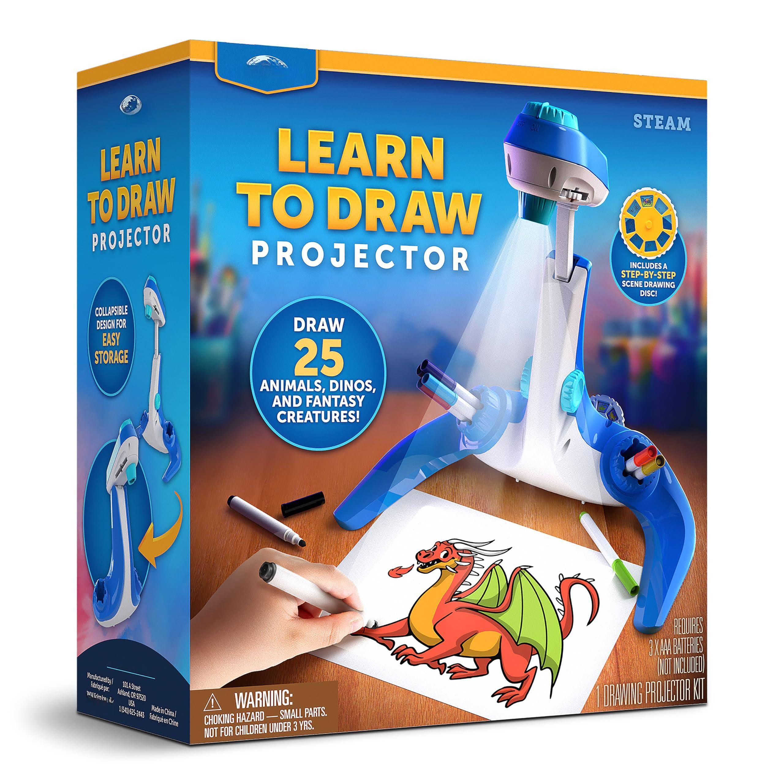 LEARN TO DRAW PROJECTOR

COLLAPSIBLE DESIGN FOR EASY STORAGE

DRAW 25 ANIMALS, DINOS, AND FANTASY CREATURES!

STEAM INCLUDES A STEP-BY-STEP SCENE DRAWING DISC!

WARNING: CHOKING HAZARD — SMALL PARTS. NOT FOR CHILDREN UNDER 3 YRS.

REQUIRES 3 X AAA BATTERIES (NOT INCLUDED)

1 DRAWING PROJECTOR KIT