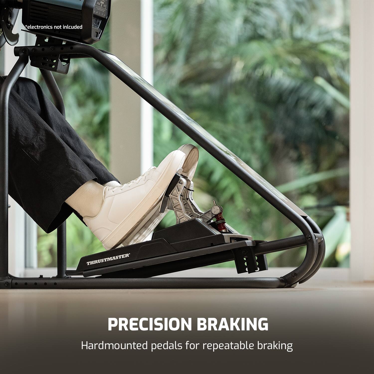 electronics not included

THRUSTMASTER

PRECISION BRAKING
Hardmounted pedals for repeatable braking