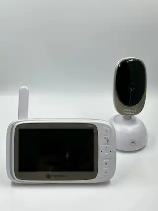 Front. Motorola - VM85 CONNECT 5.0” Wi-Fi® Video Baby Monitor - White.