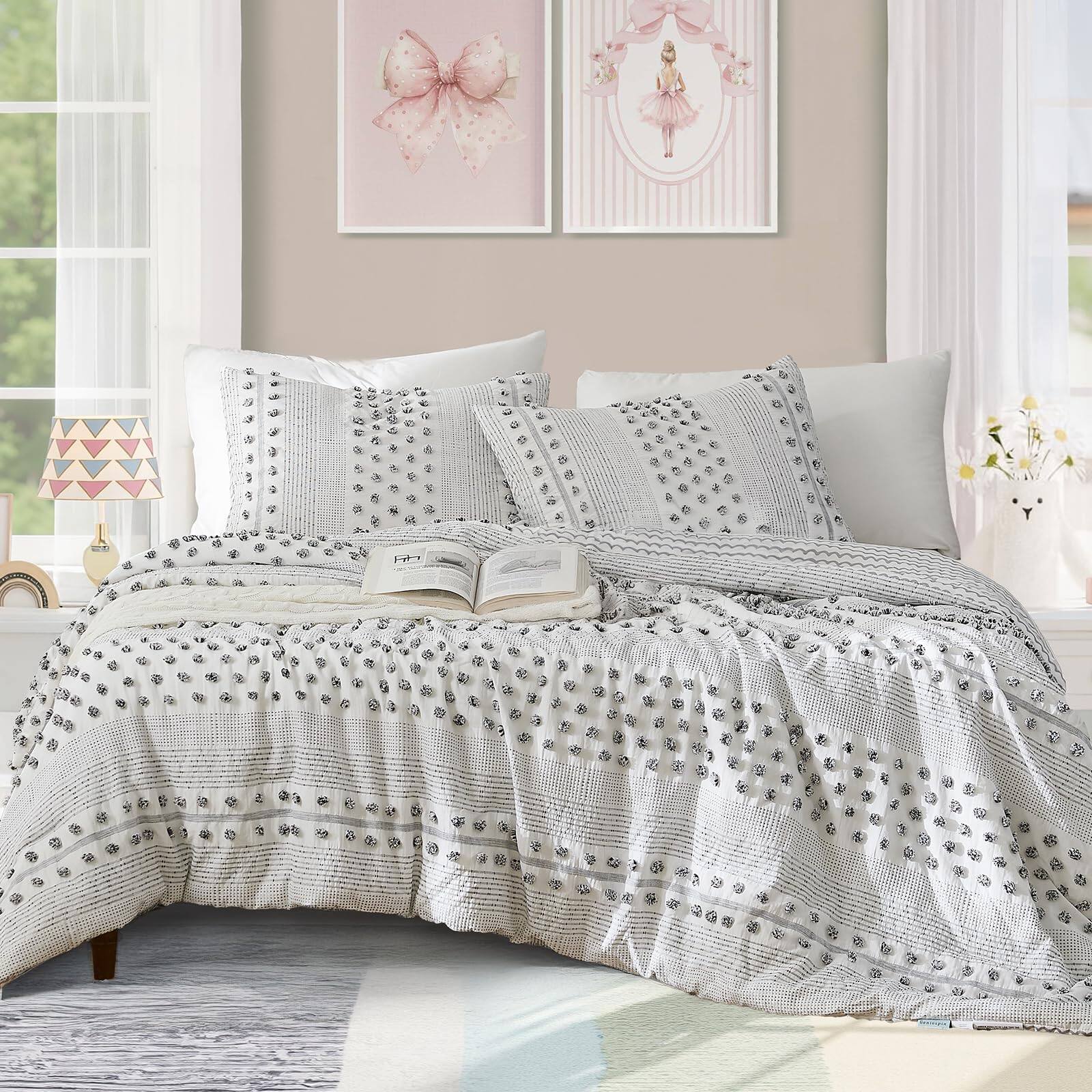 White and Black-Queen (90"x90")