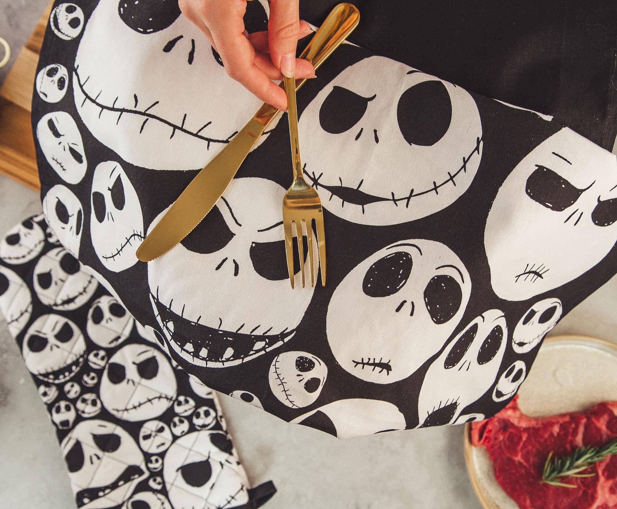 Alt View 5. Disney - Disney The Nightmare Before Christmas Jack Skellington Faces Kitchen Towel Set - Black/White.