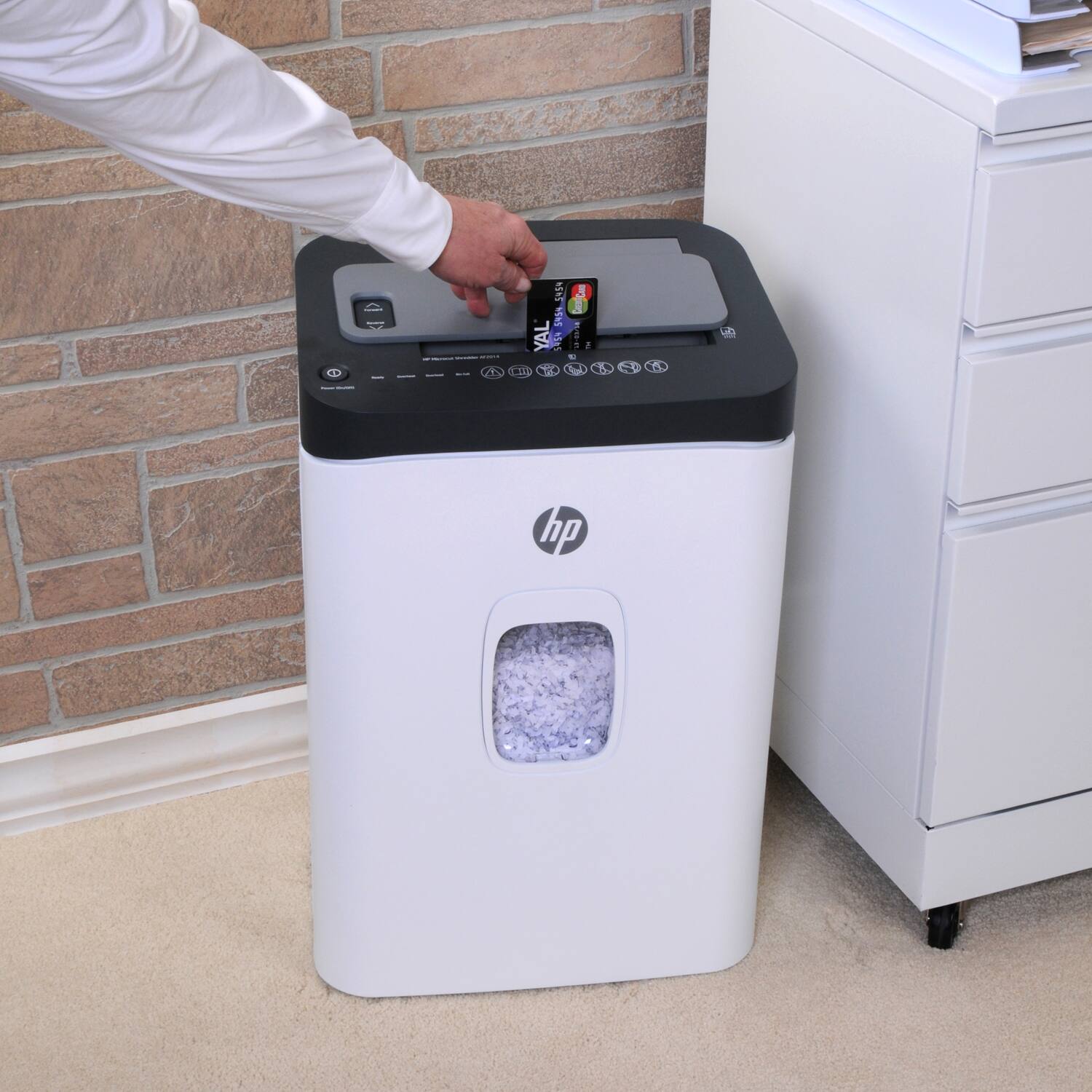 Alt View 20. HP - 14-Sheet Microcut Paper Shredder.