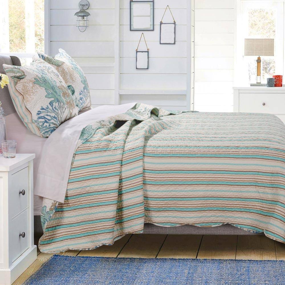 Left. BreeBe - Atlantis Quilt Set - 2-Piece Twin/XL - Jade.
