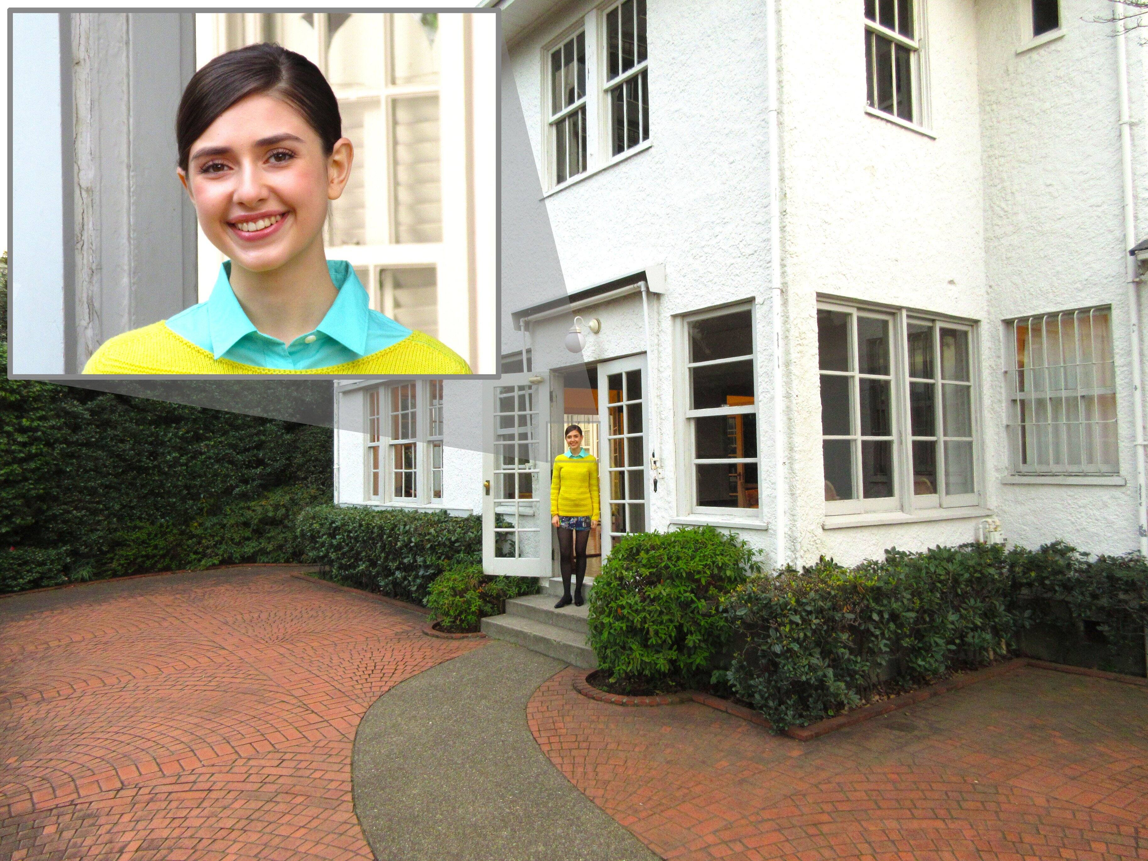 Alt View 5. Canon - PowerShot ELPH 360 HS A Full HD Video 20.2-Megapixel Digital Camera - Silver.